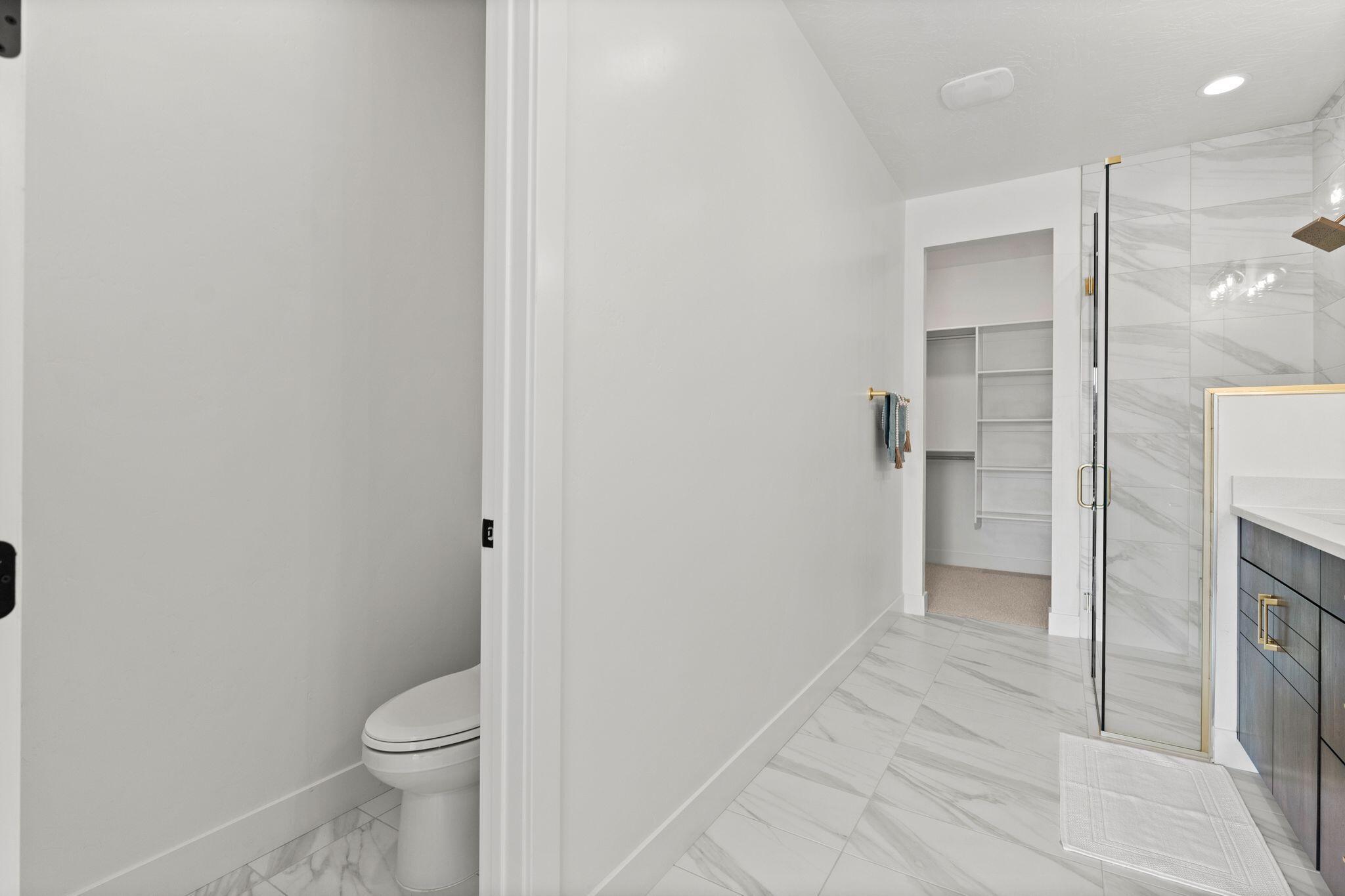 FALCON RIDGE - Residential