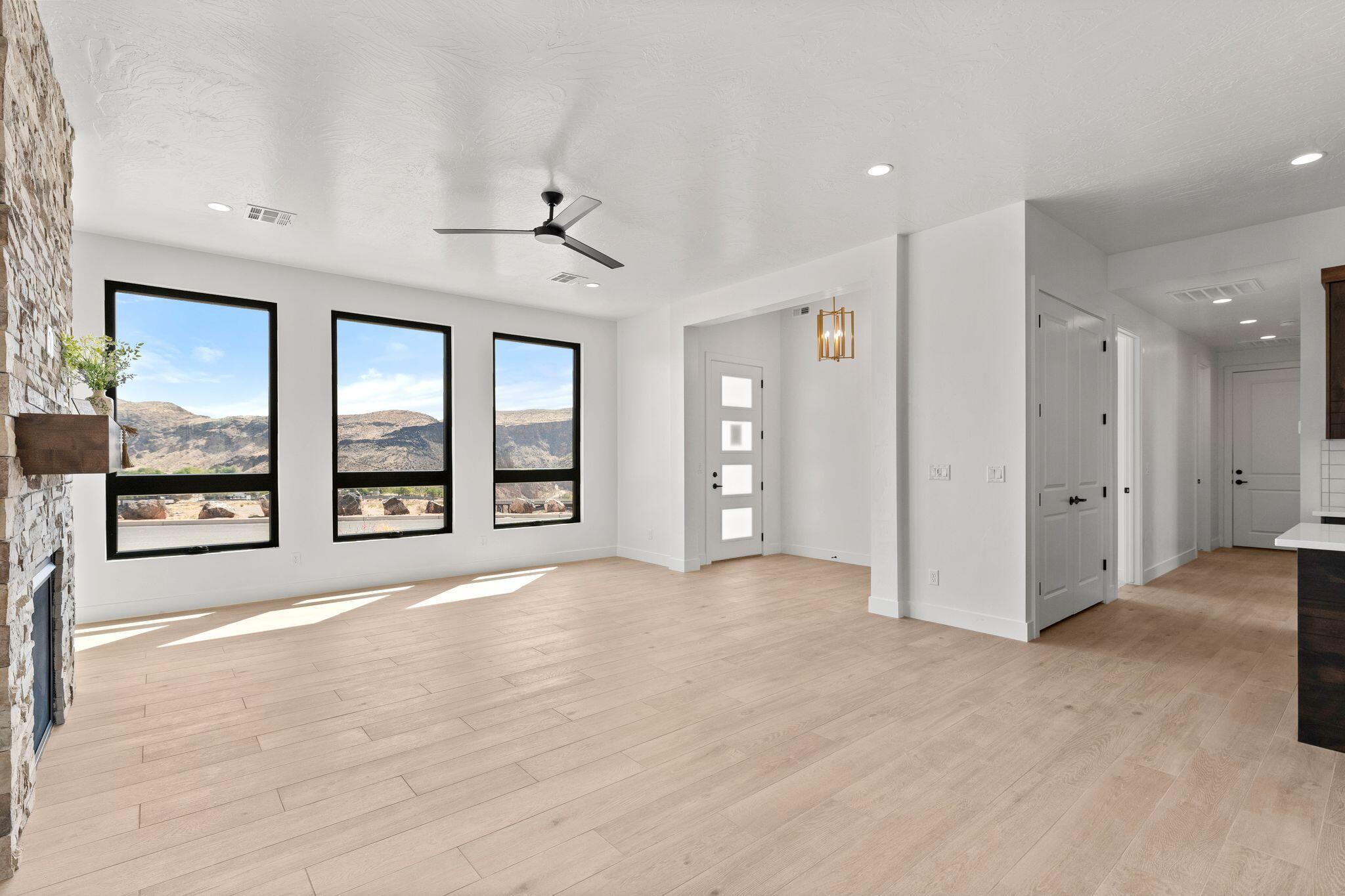 FALCON RIDGE - Residential