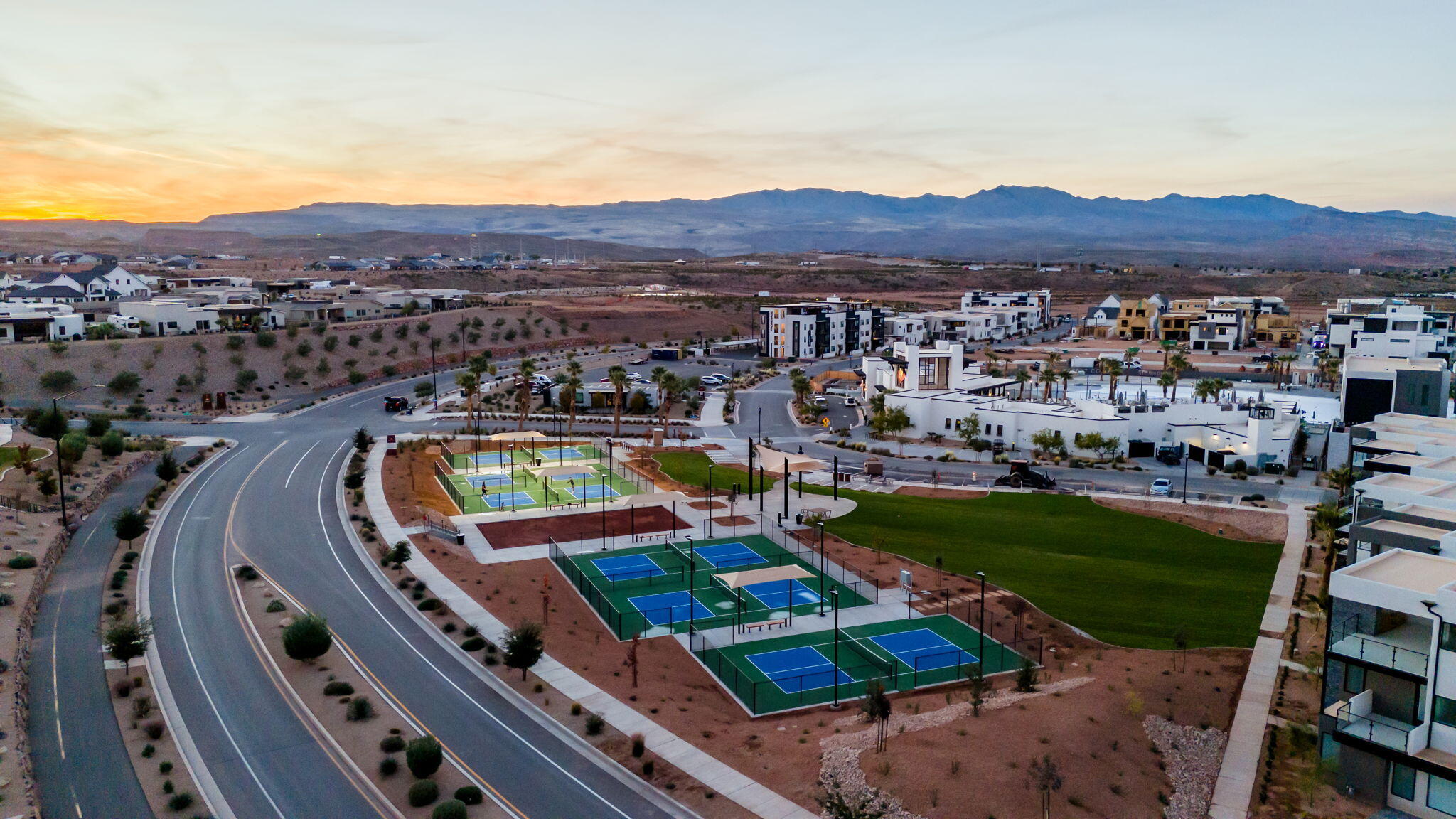 DESERT COLOR RESORT - Residential