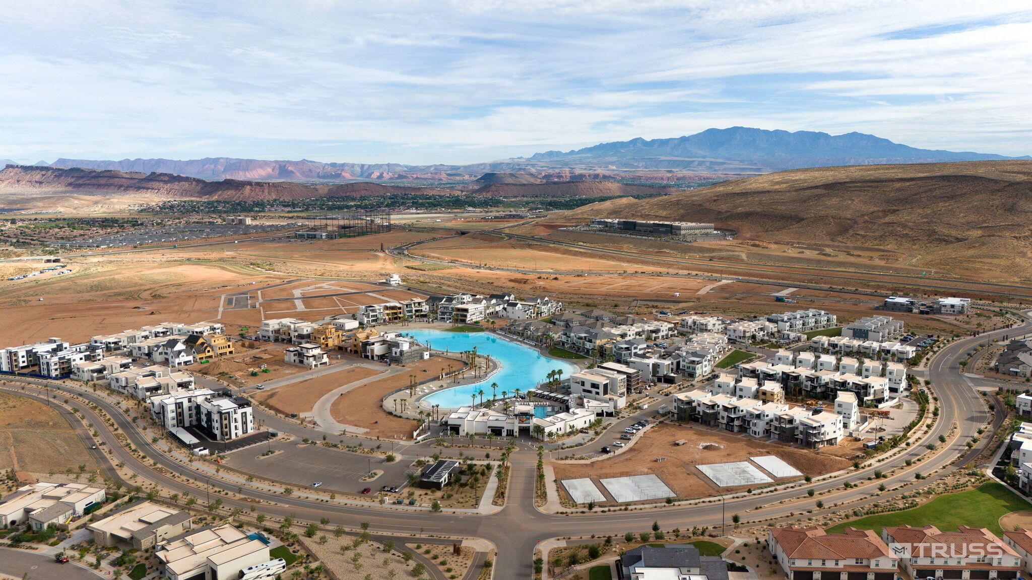 DESERT COLOR RESORT - Residential