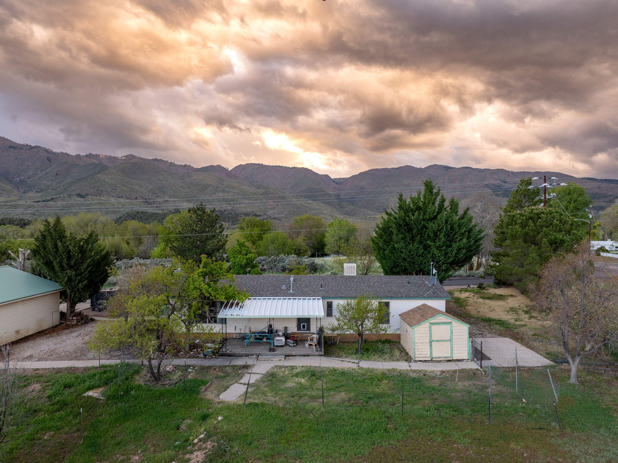 NEW HARMONY TOWNSITE - Residential