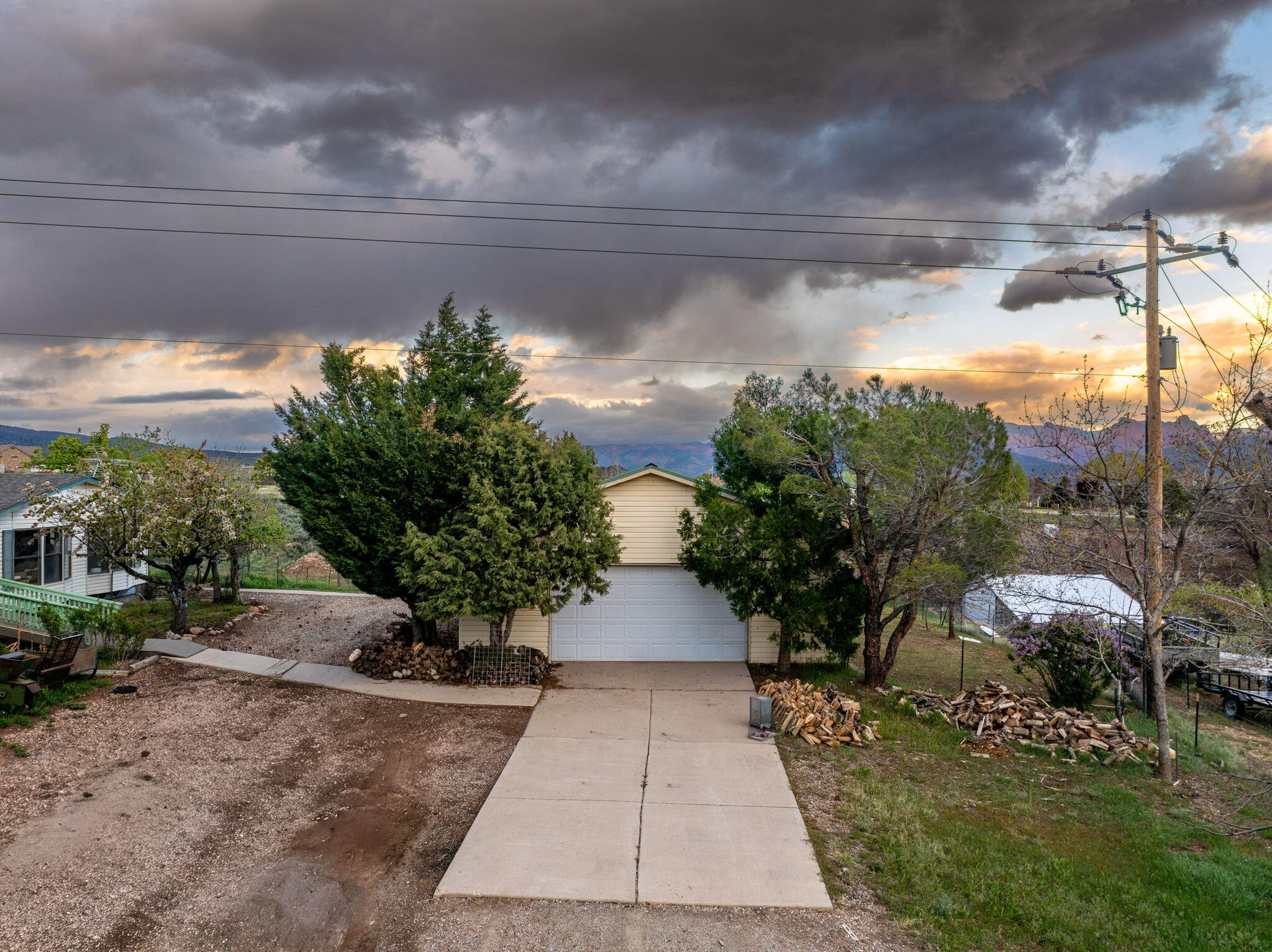 NEW HARMONY TOWNSITE - Residential