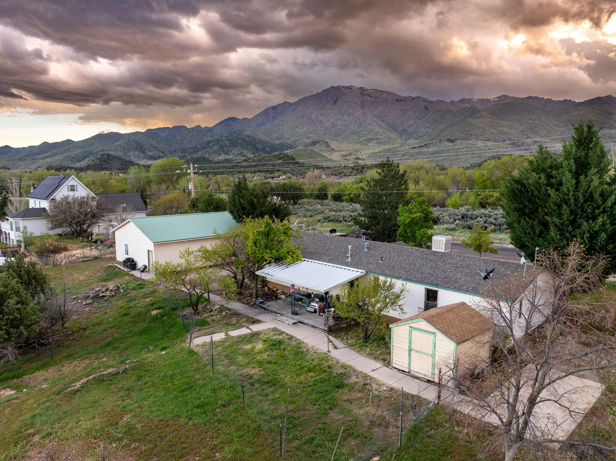 NEW HARMONY TOWNSITE - Residential