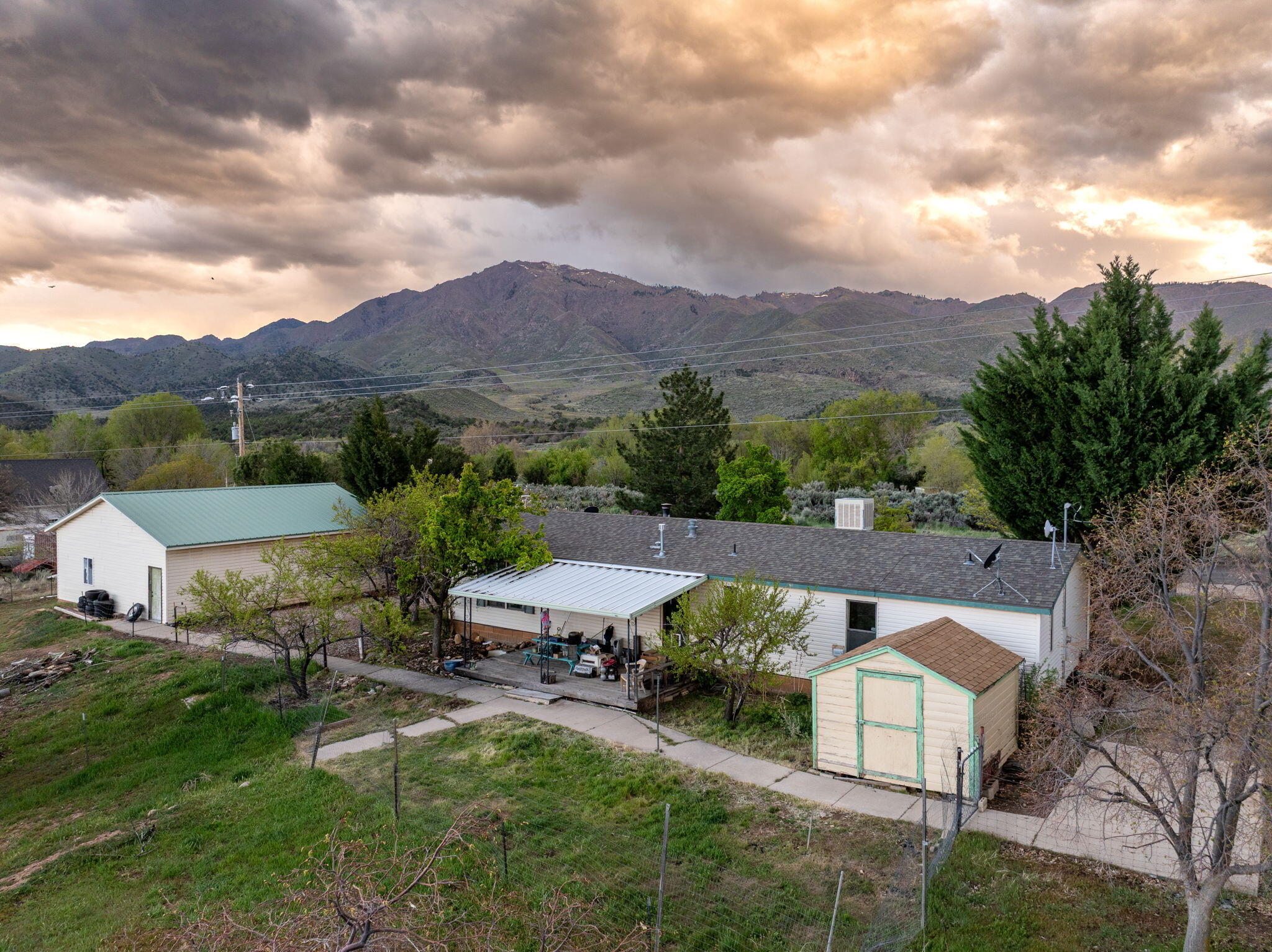 NEW HARMONY TOWNSITE - Residential