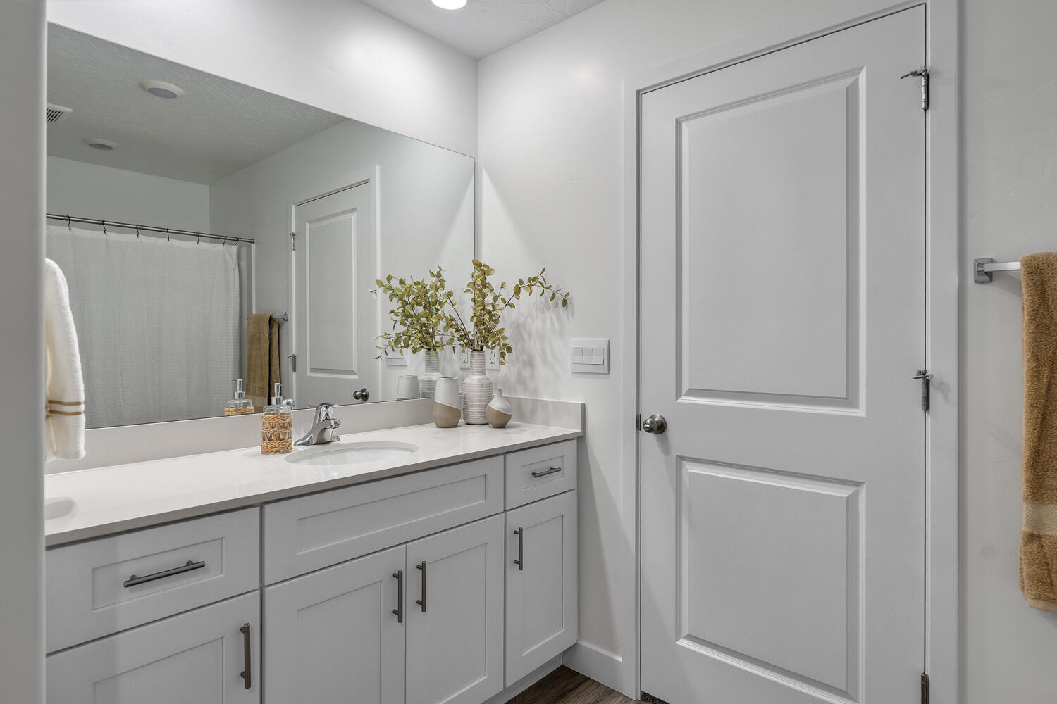 STANDING ROCK EAST AT LONG VALLEY - Residential