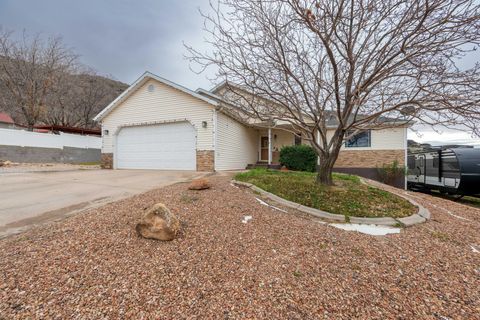 Photo of 54 E 200 S, La Verkin, UT 84745 (MLS # 26-268456)