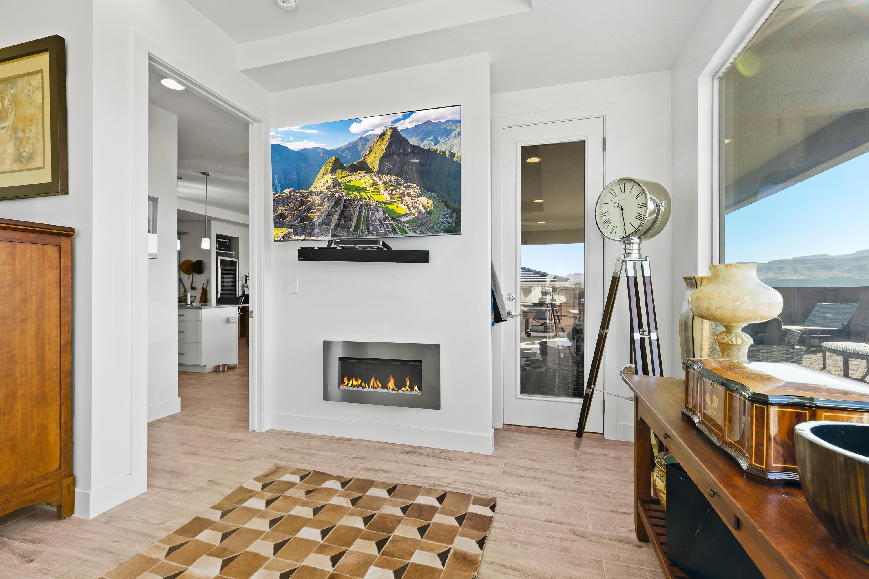 PAINTED SANDS - Residential