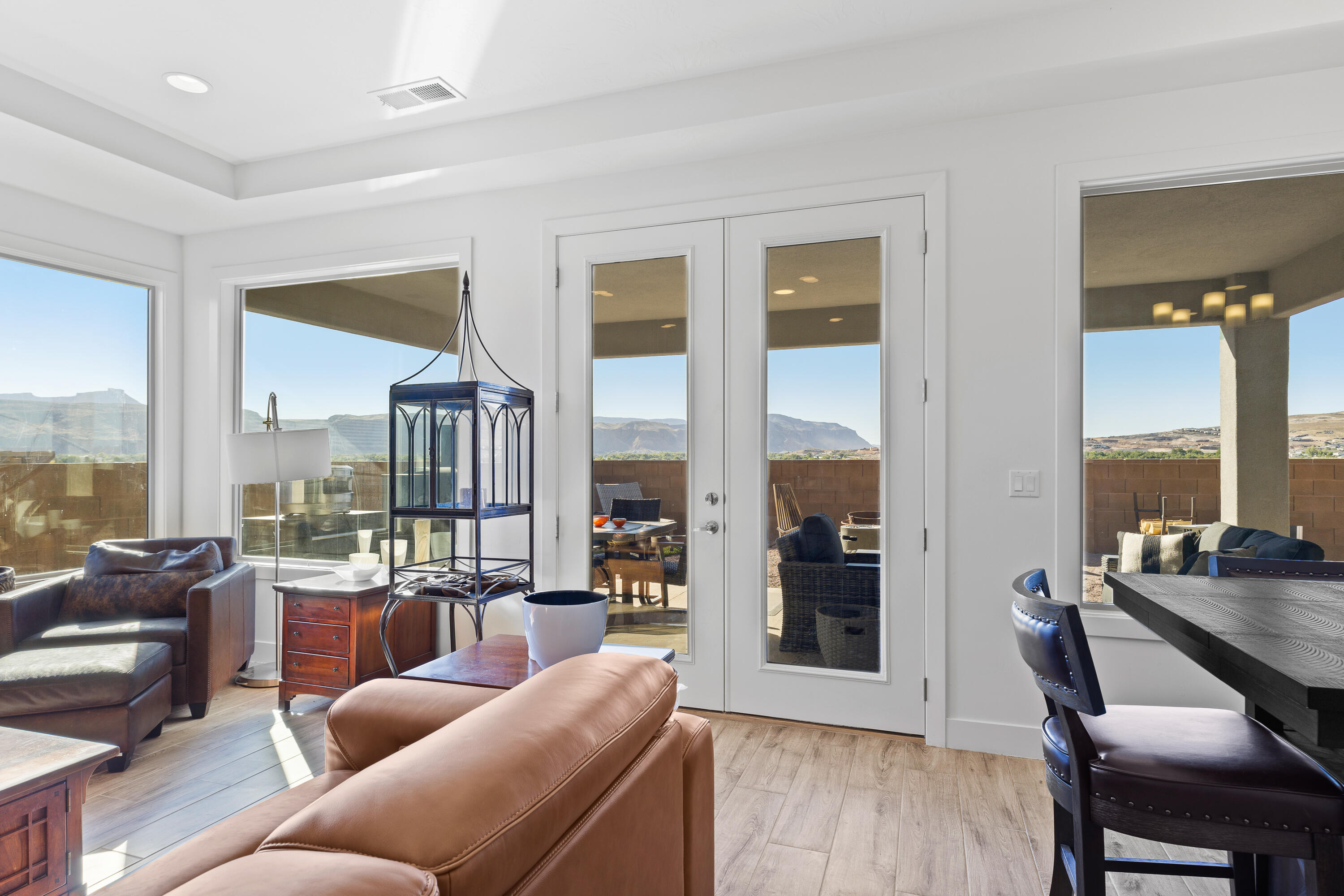 PAINTED SANDS - Residential