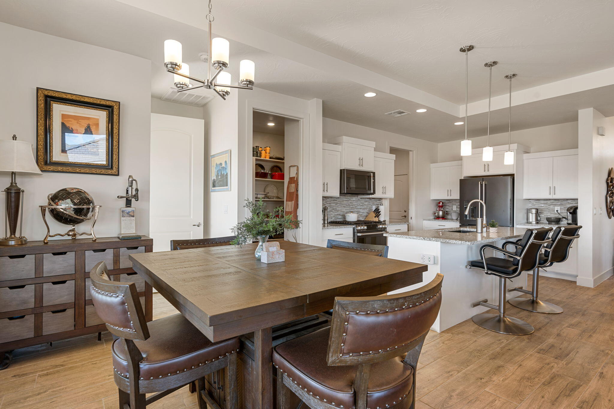 PAINTED SANDS - Residential