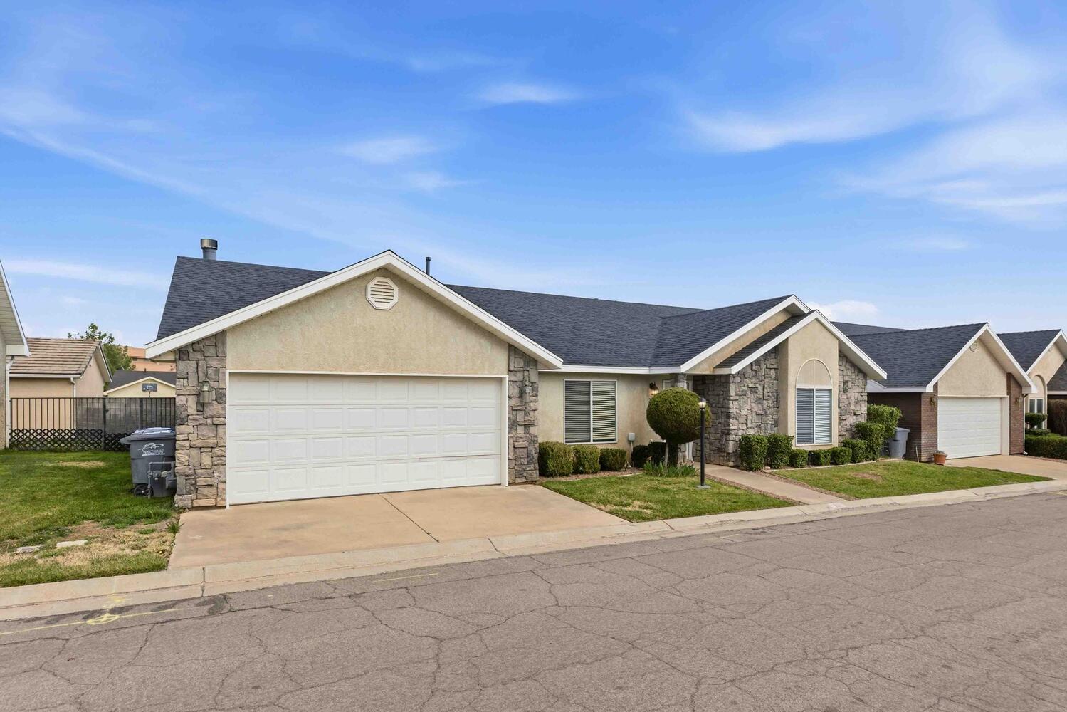 COTTAGES NORTH - Residential