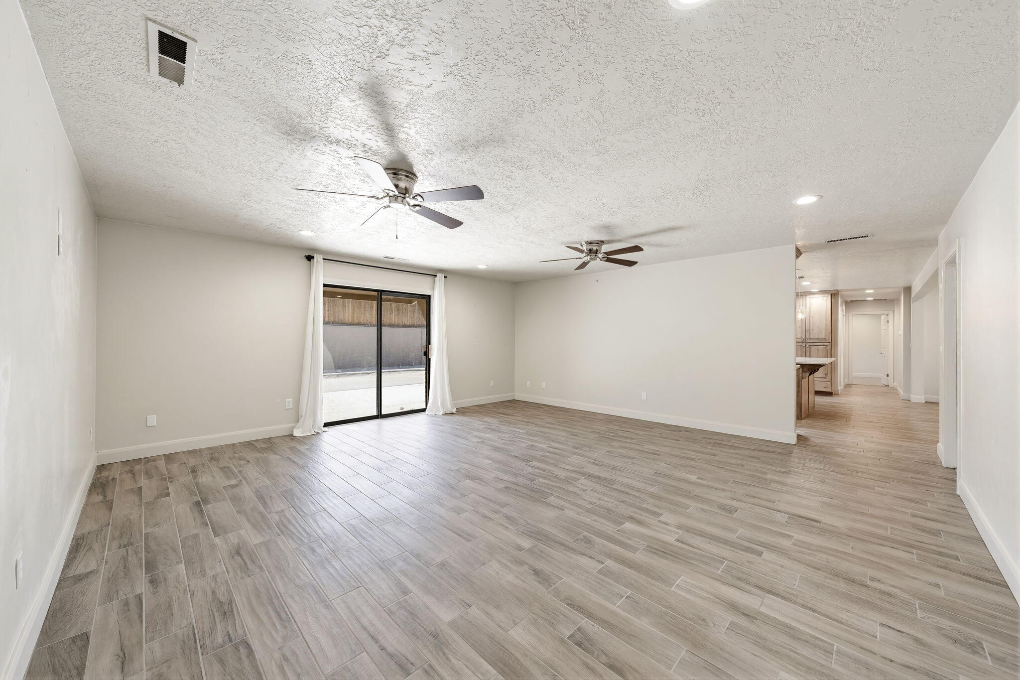 BLOOMINGTON HILLS - Residential