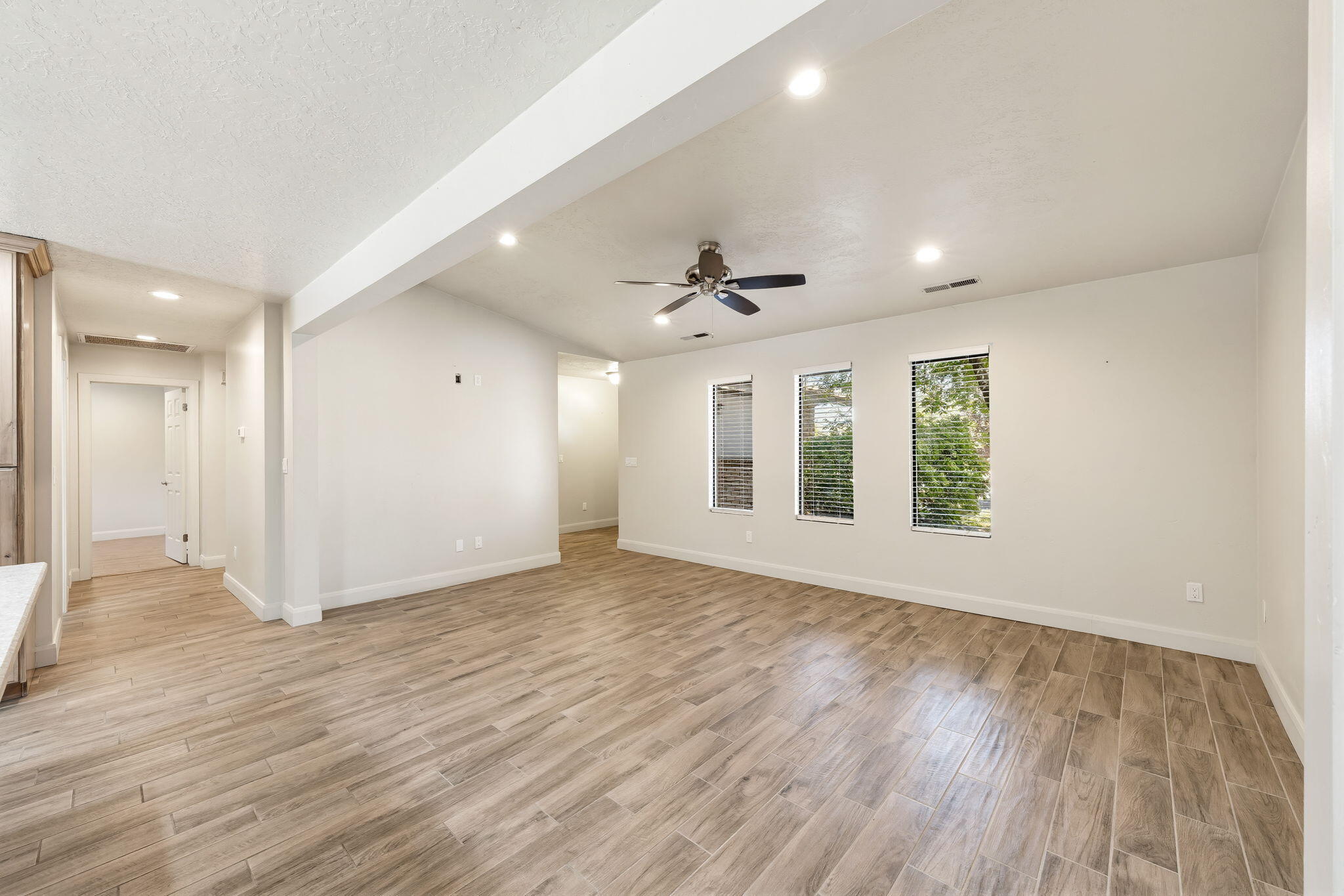 BLOOMINGTON HILLS - Residential