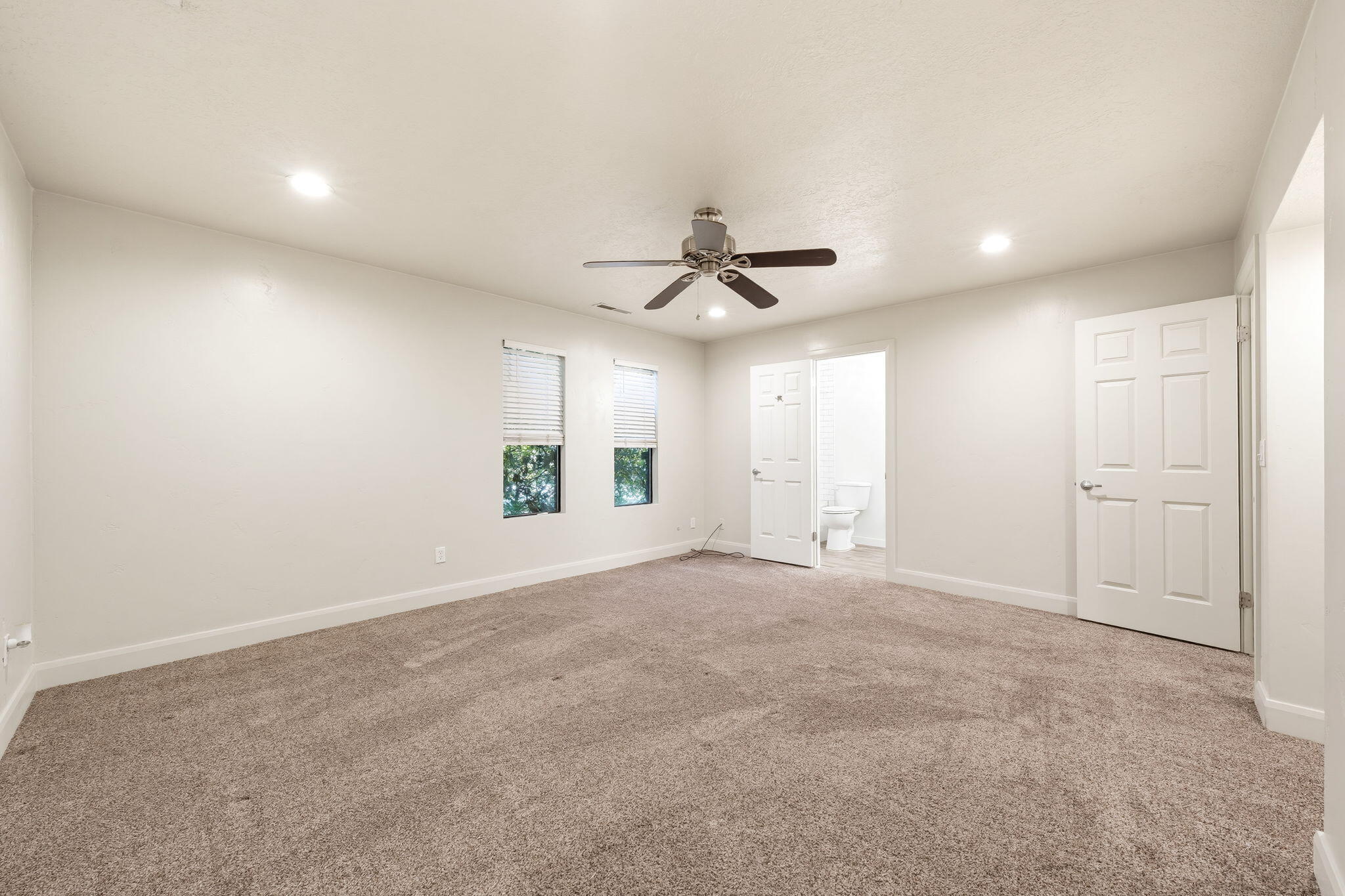 BLOOMINGTON HILLS - Residential