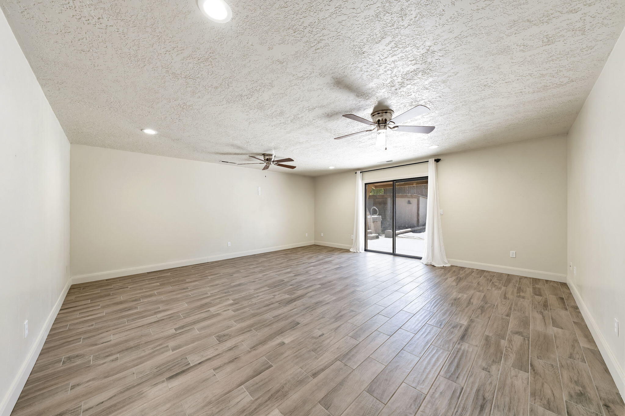 BLOOMINGTON HILLS - Residential