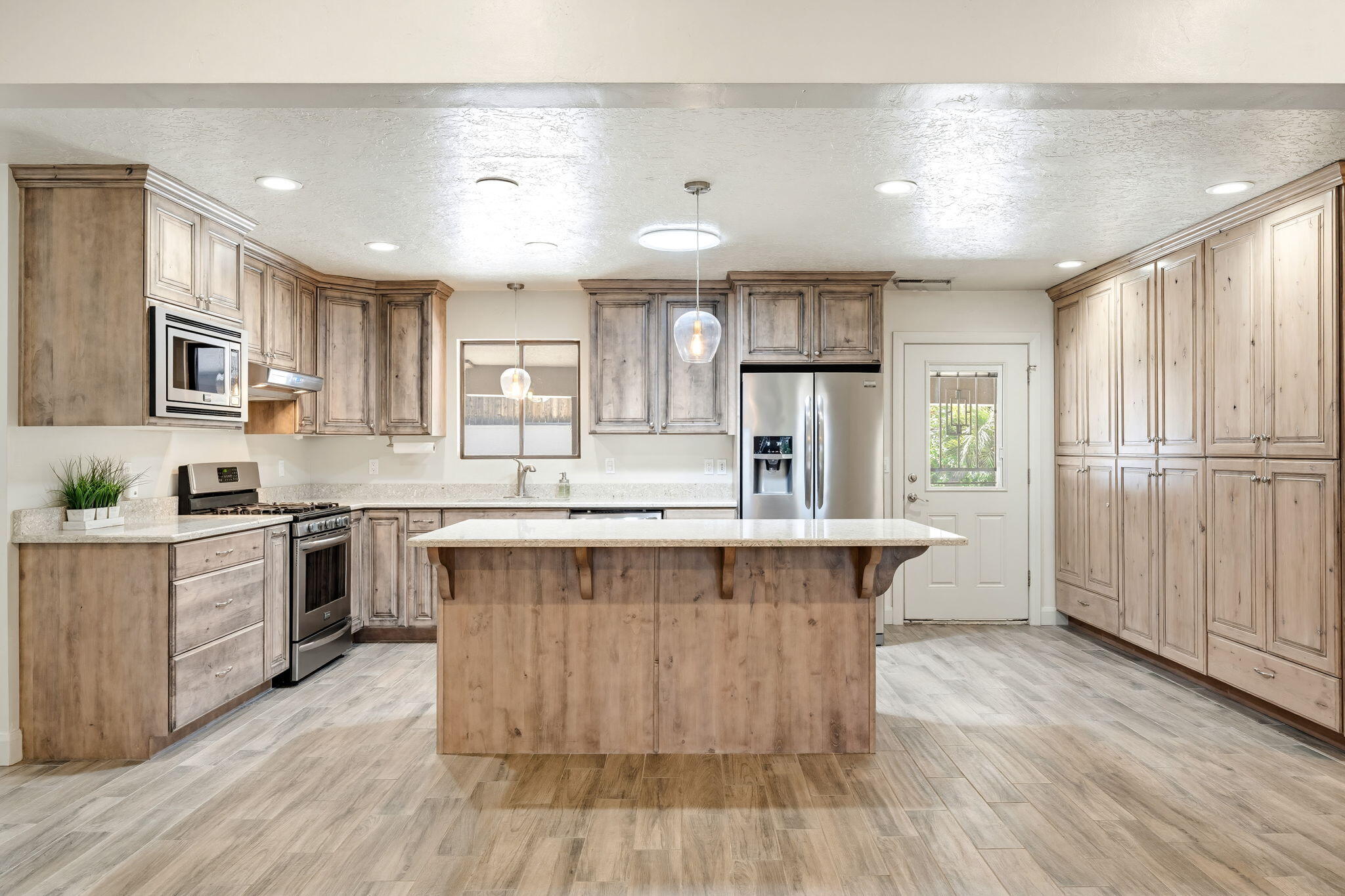 BLOOMINGTON HILLS - Residential