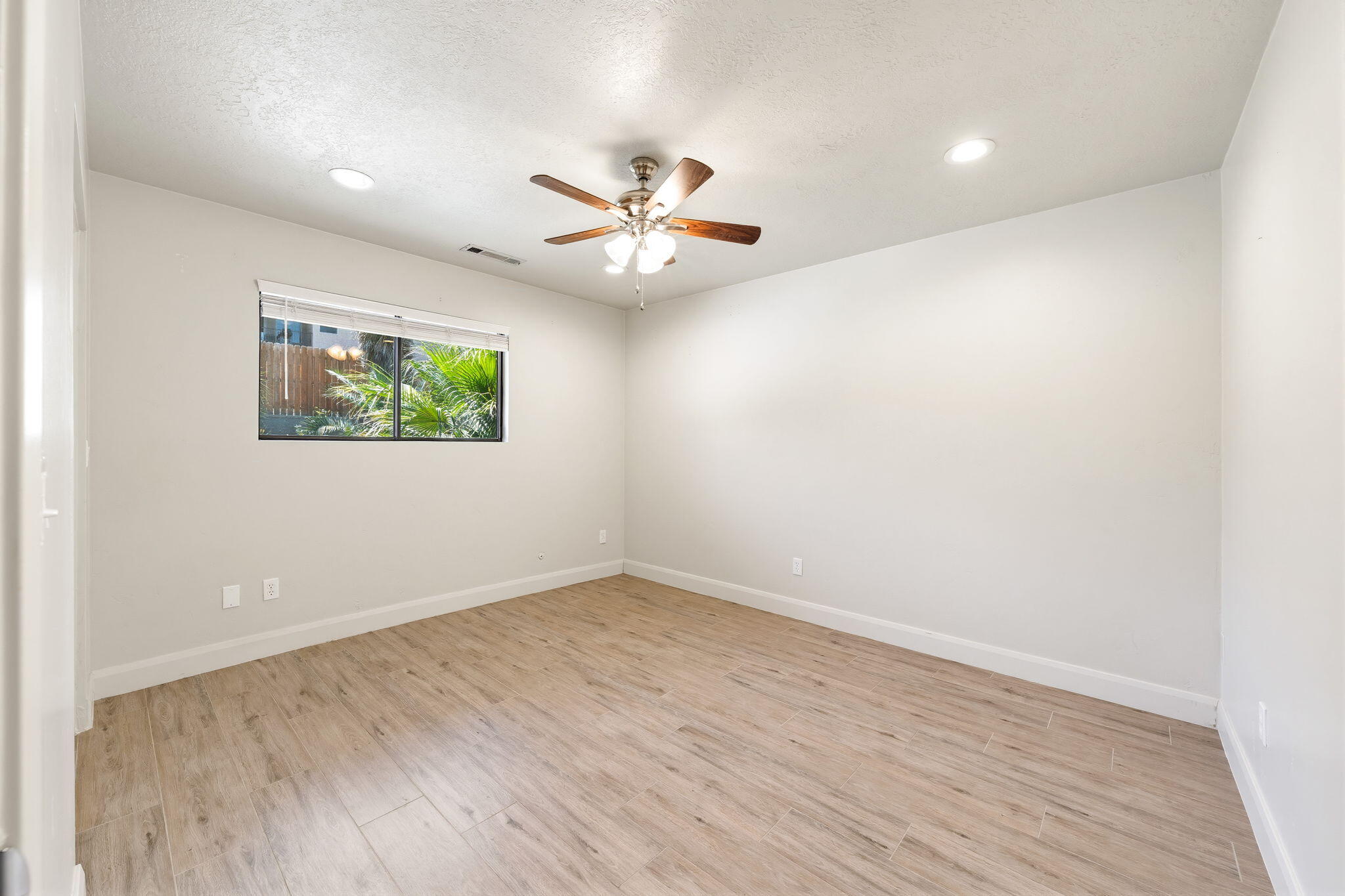BLOOMINGTON HILLS - Residential