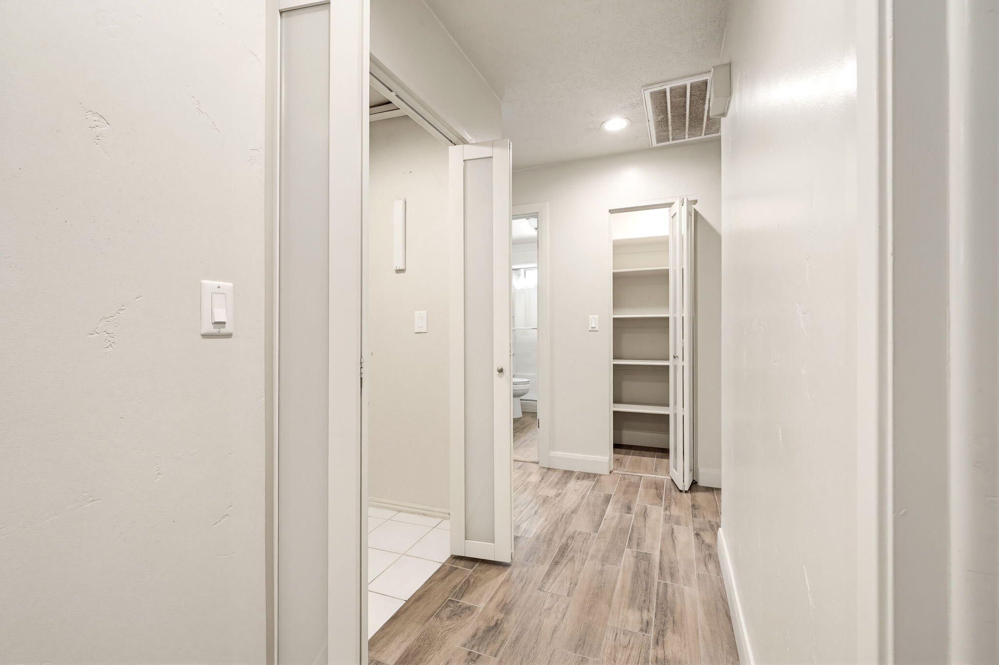 BLOOMINGTON HILLS - Residential