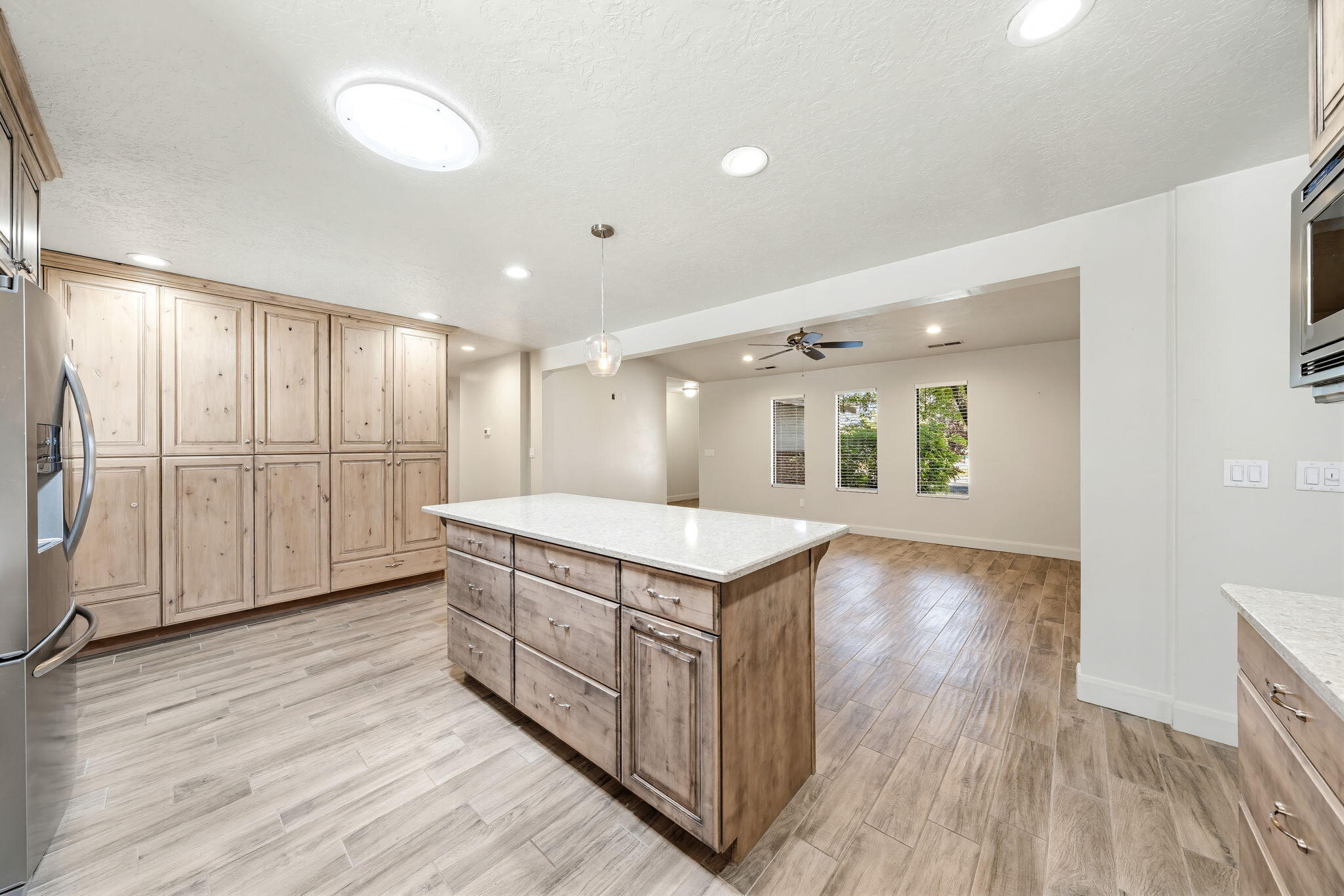 BLOOMINGTON HILLS - Residential