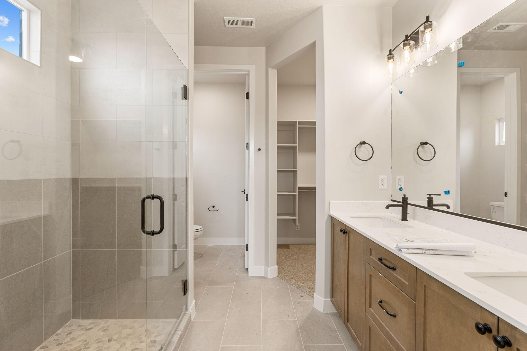 PIONEER POINTE - Residential