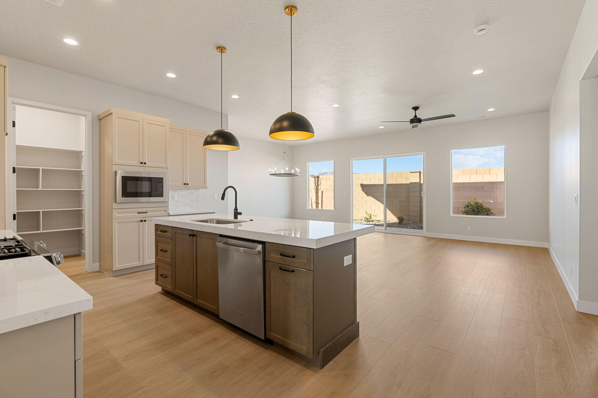 PIONEER POINTE - Residential