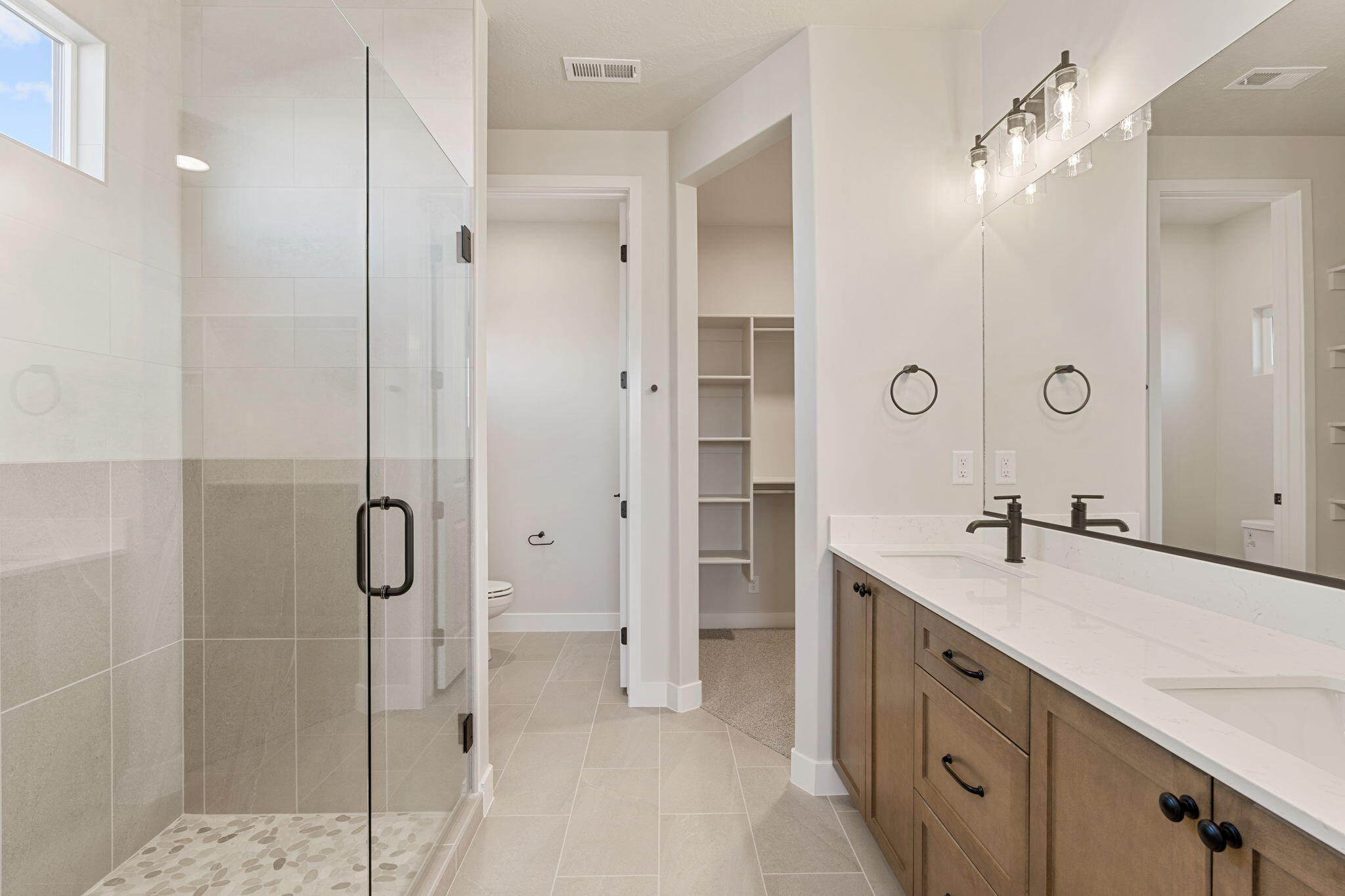 PIONEER POINTE - Residential