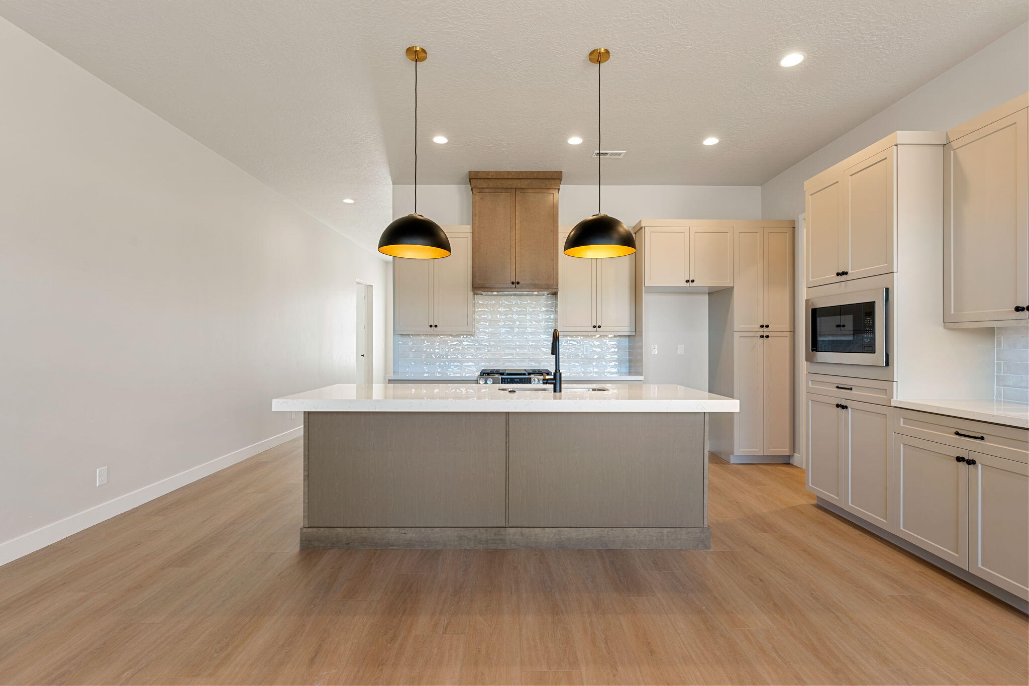 PIONEER POINTE - Residential