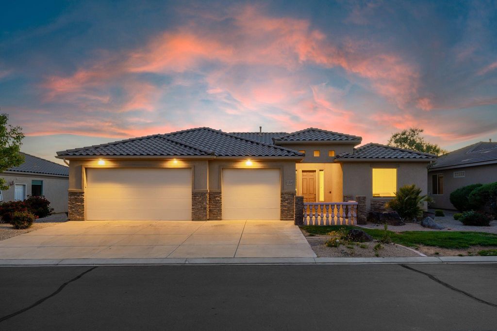 Photo of 1109 N VENTANA DR, Washington, UT 84780 (MLS # 26-271483)