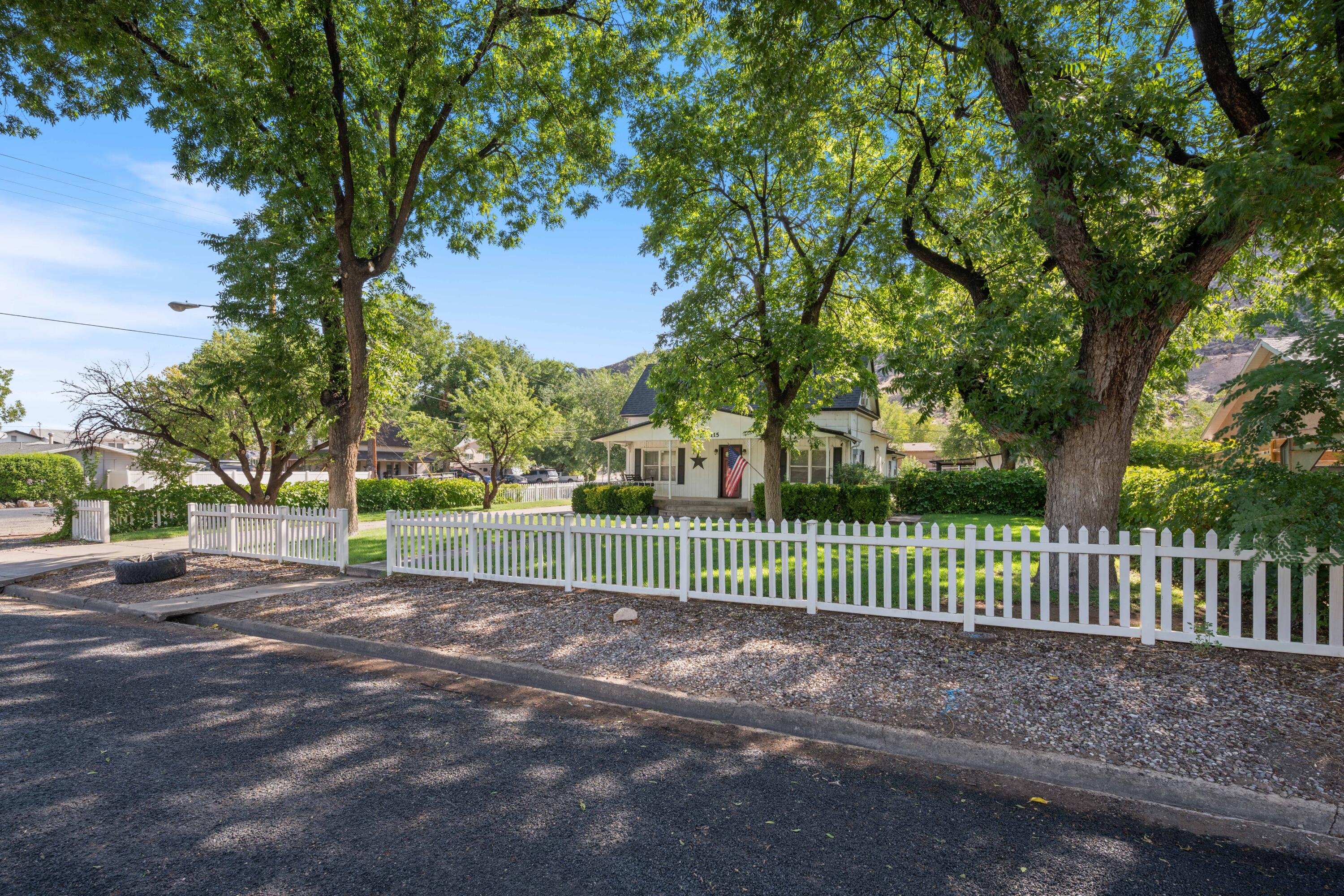 HURRICANE TOWNSITE - Residential