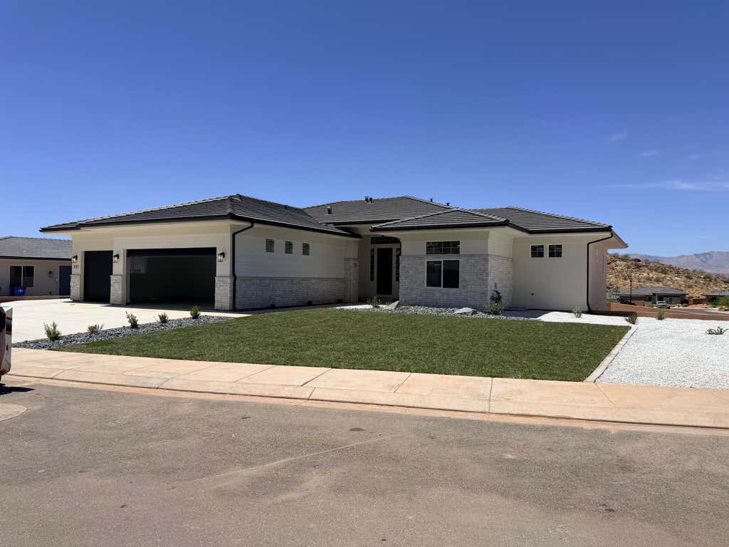 Photo of 1681 E Talus Way, Saint George, UT 84790 (MLS # 26-273884)