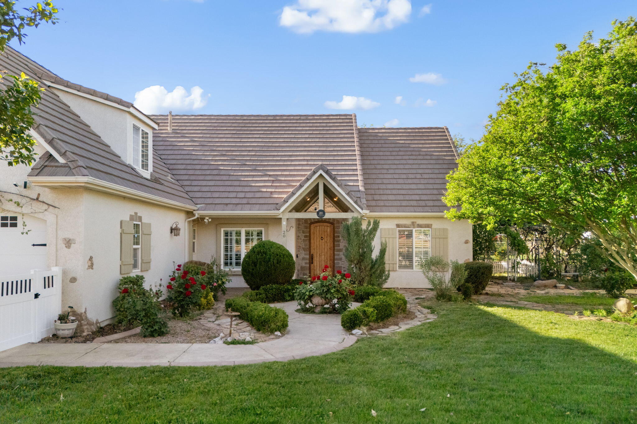 LEEDS TOWNSITE - Residential