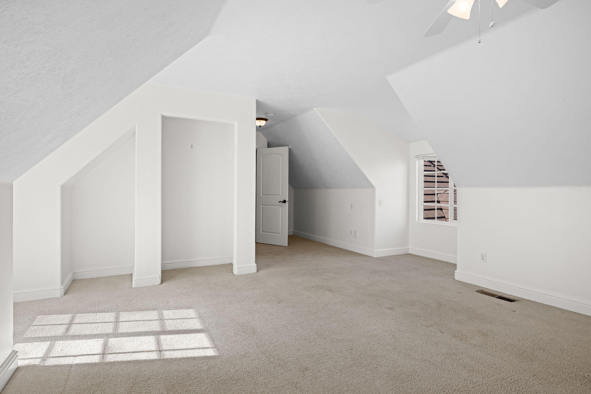 LEEDS TOWNSITE - Residential