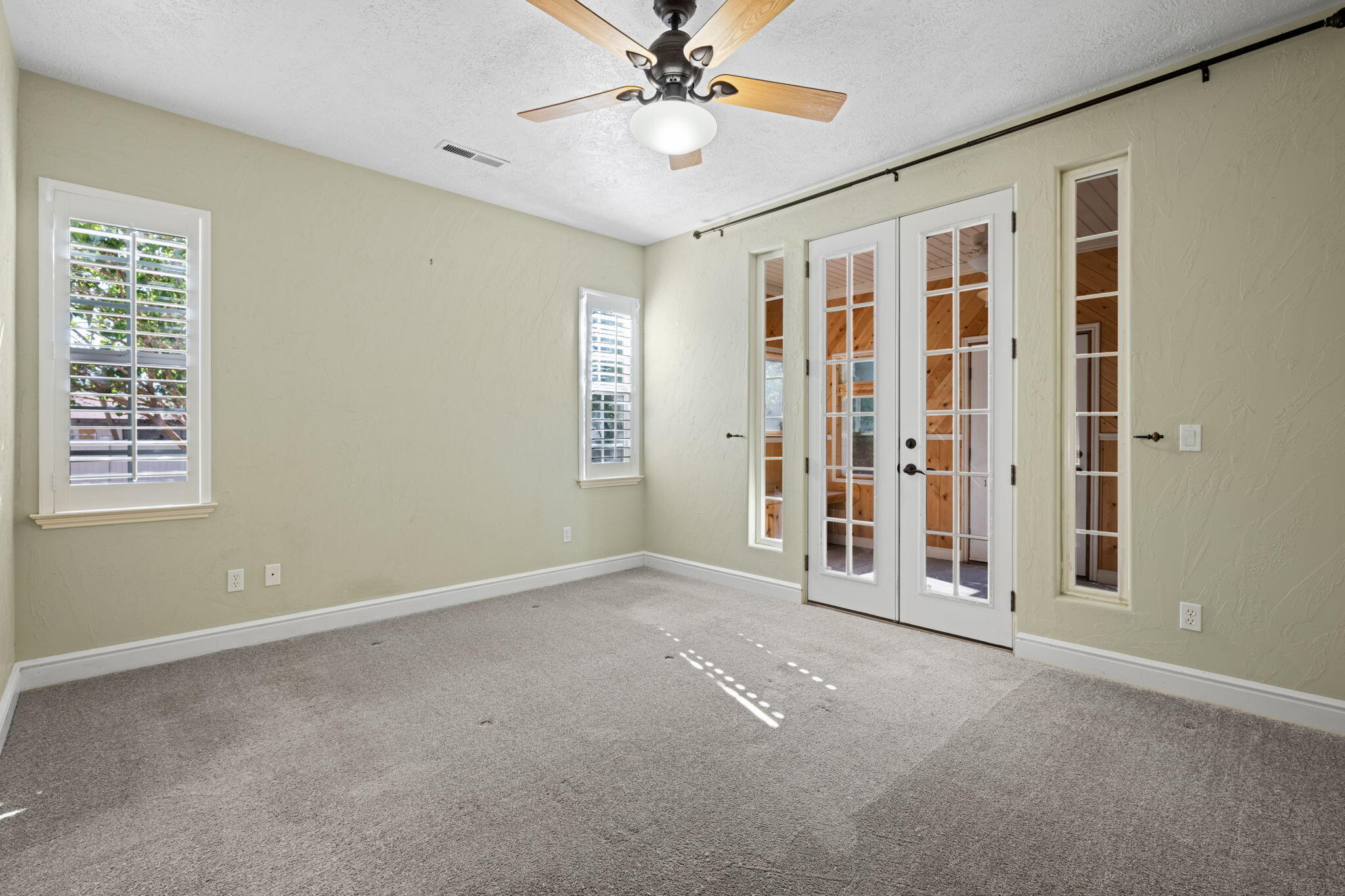 LEEDS TOWNSITE - Residential