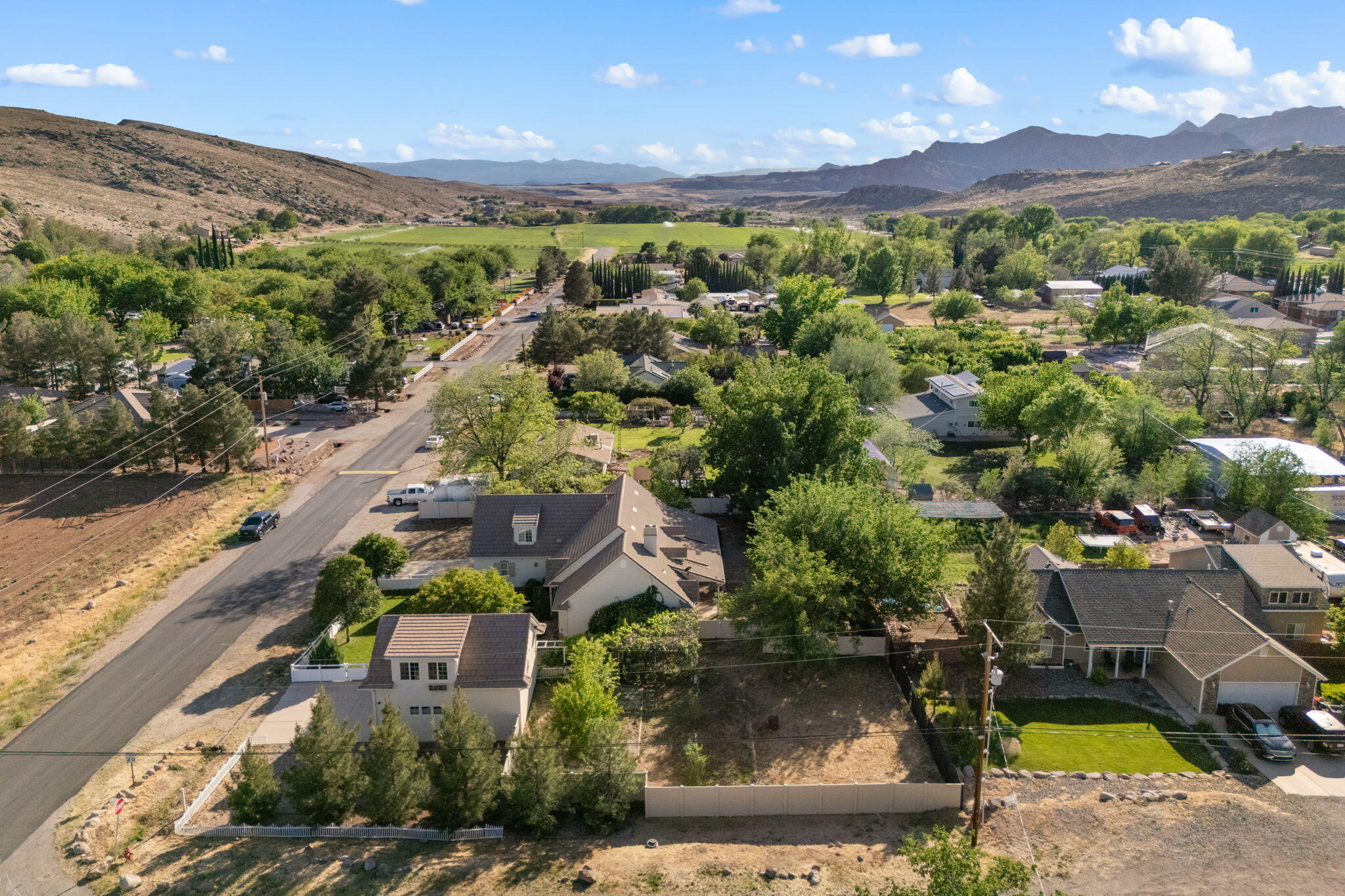 LEEDS TOWNSITE - Residential