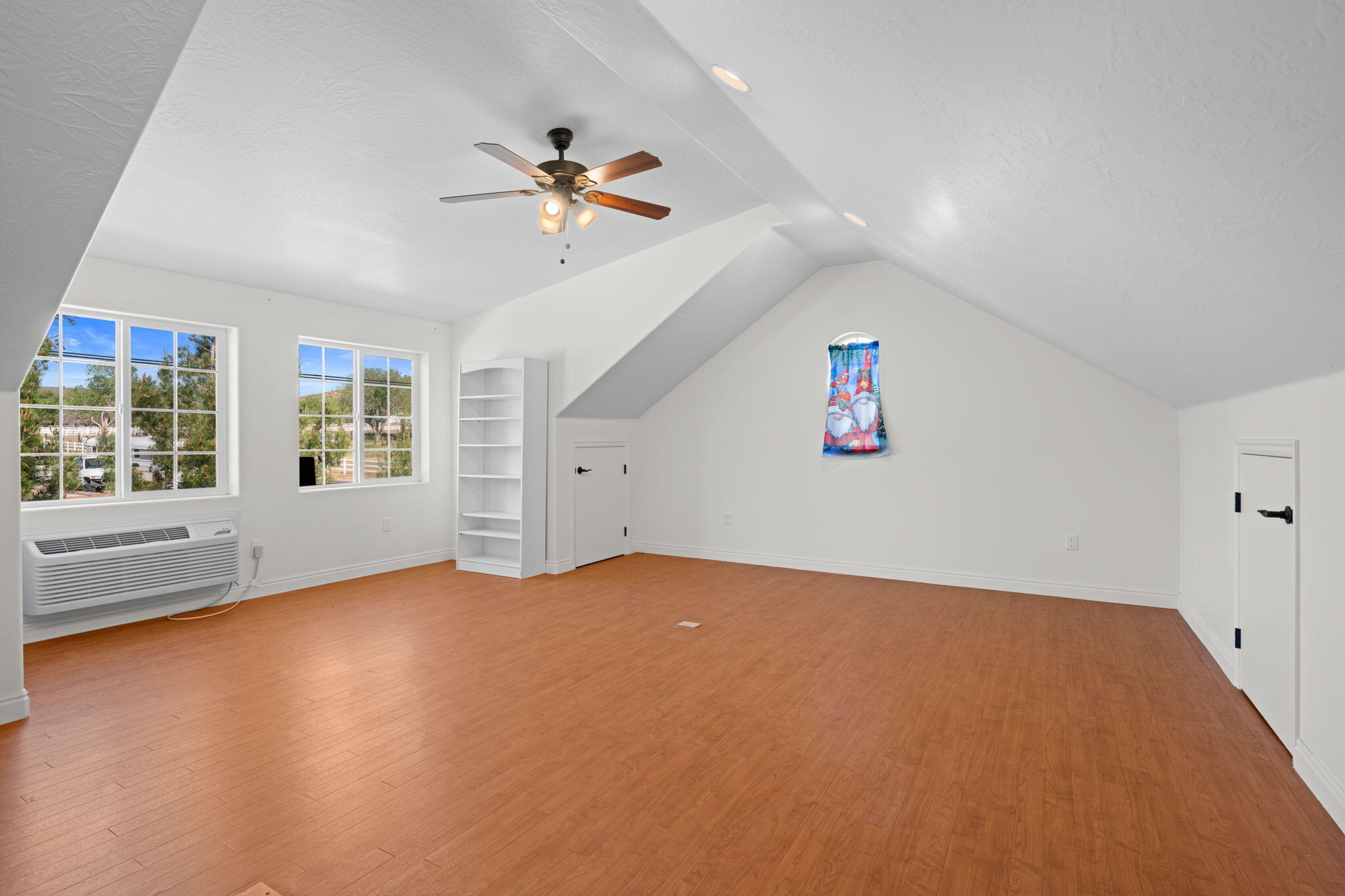 LEEDS TOWNSITE - Residential