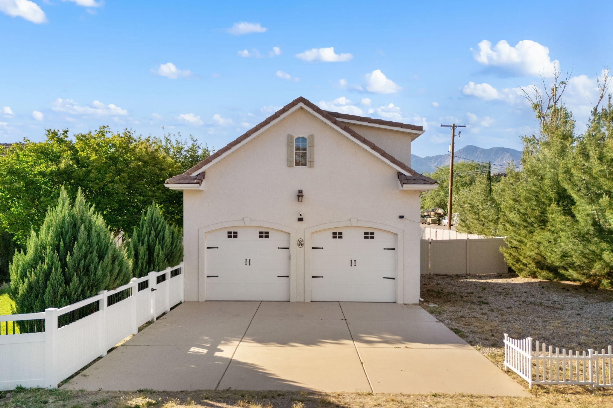 LEEDS TOWNSITE - Residential