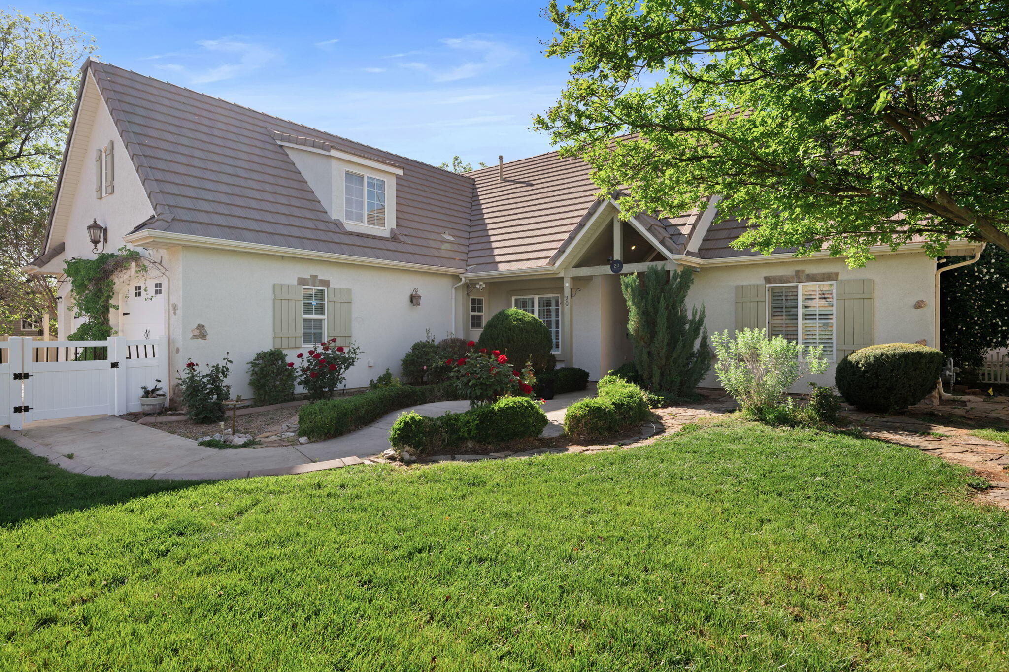 LEEDS TOWNSITE - Residential