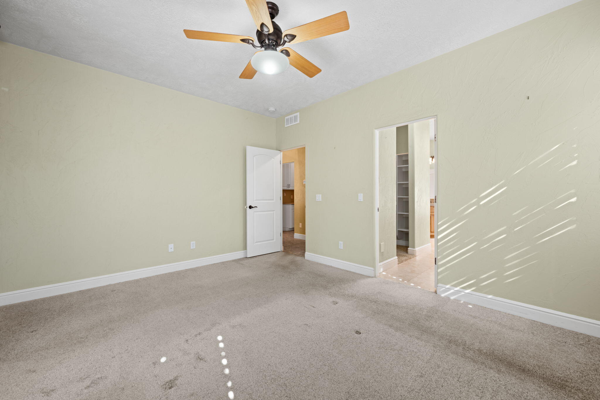 LEEDS TOWNSITE - Residential