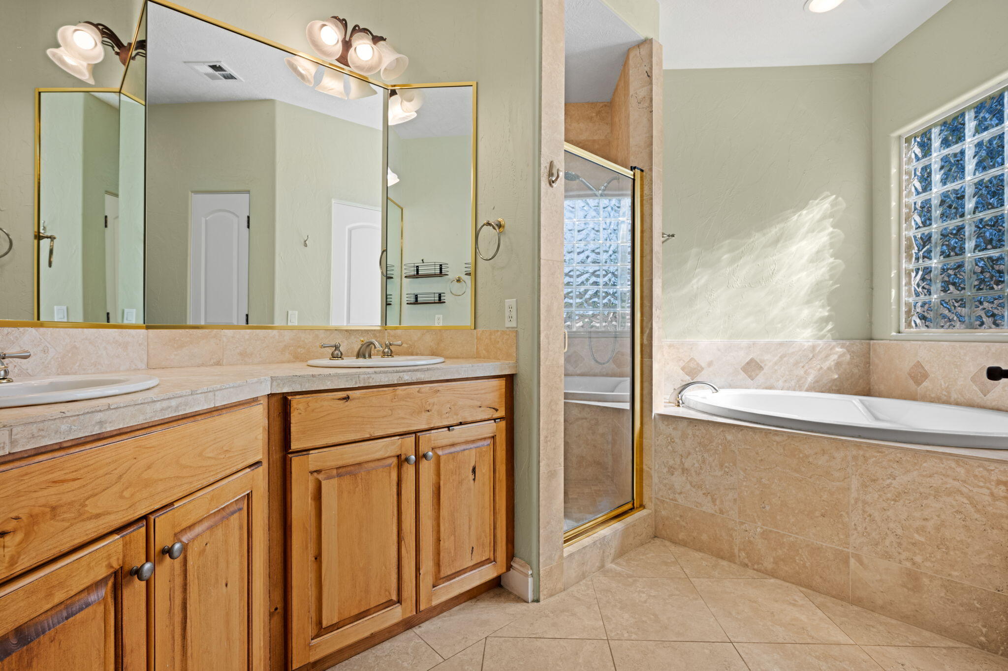 LEEDS TOWNSITE - Residential