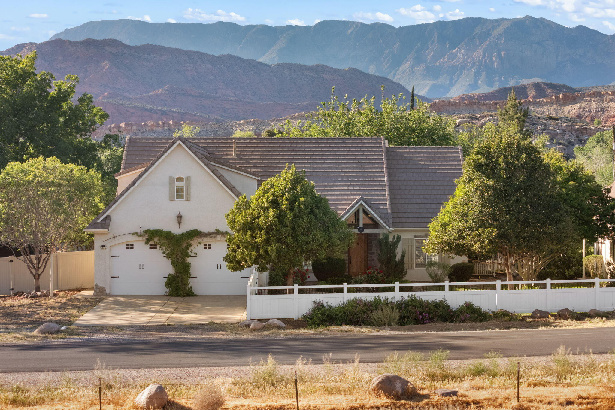 LEEDS TOWNSITE - Residential