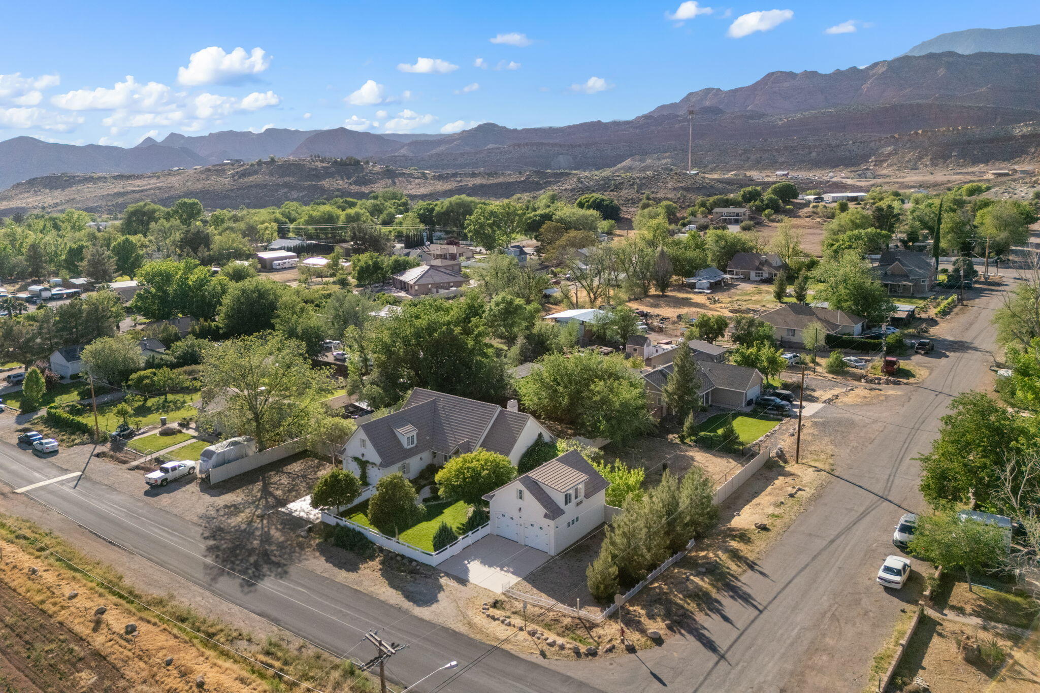 LEEDS TOWNSITE - Residential