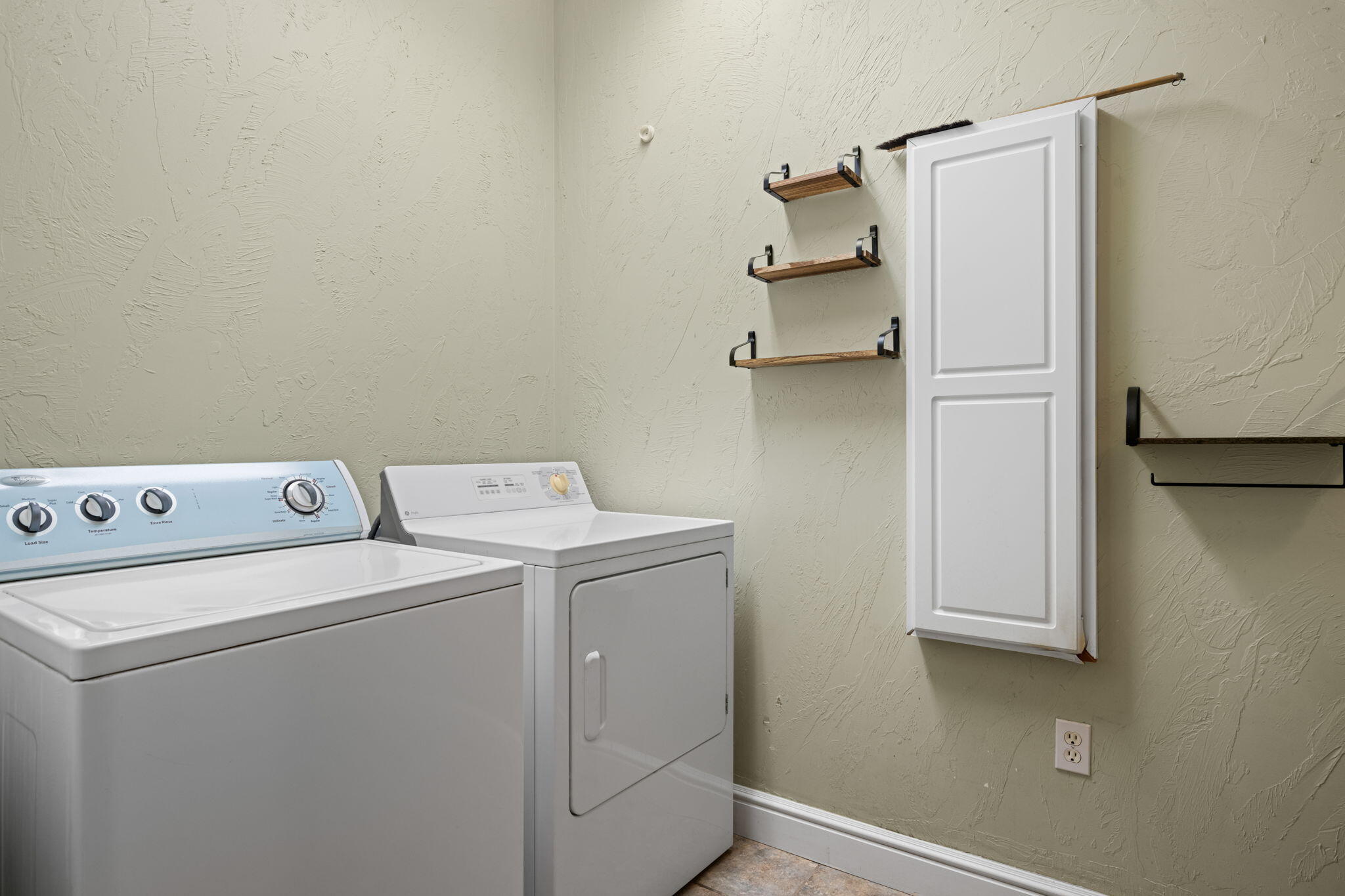 LEEDS TOWNSITE - Residential