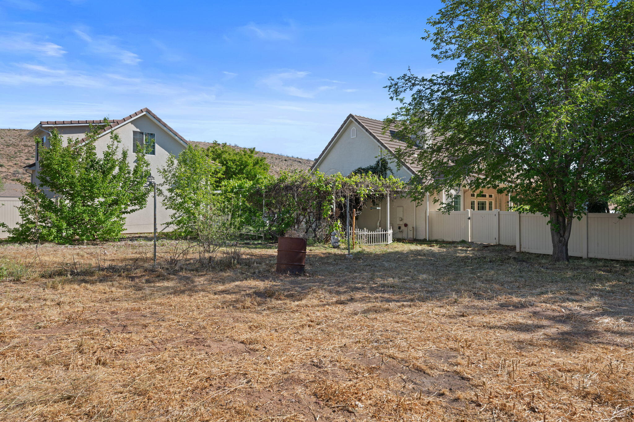 LEEDS TOWNSITE - Residential