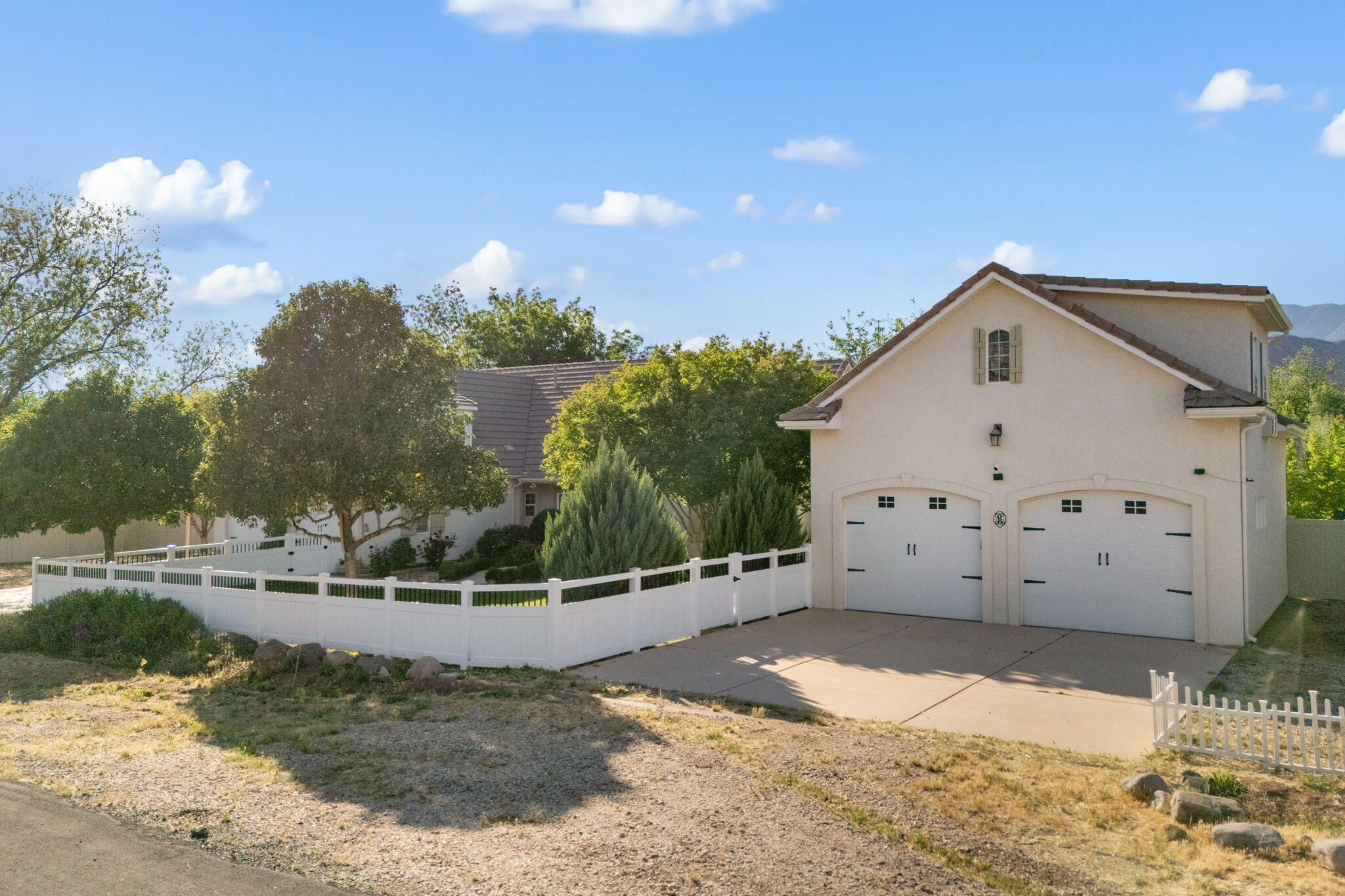 LEEDS TOWNSITE - Residential