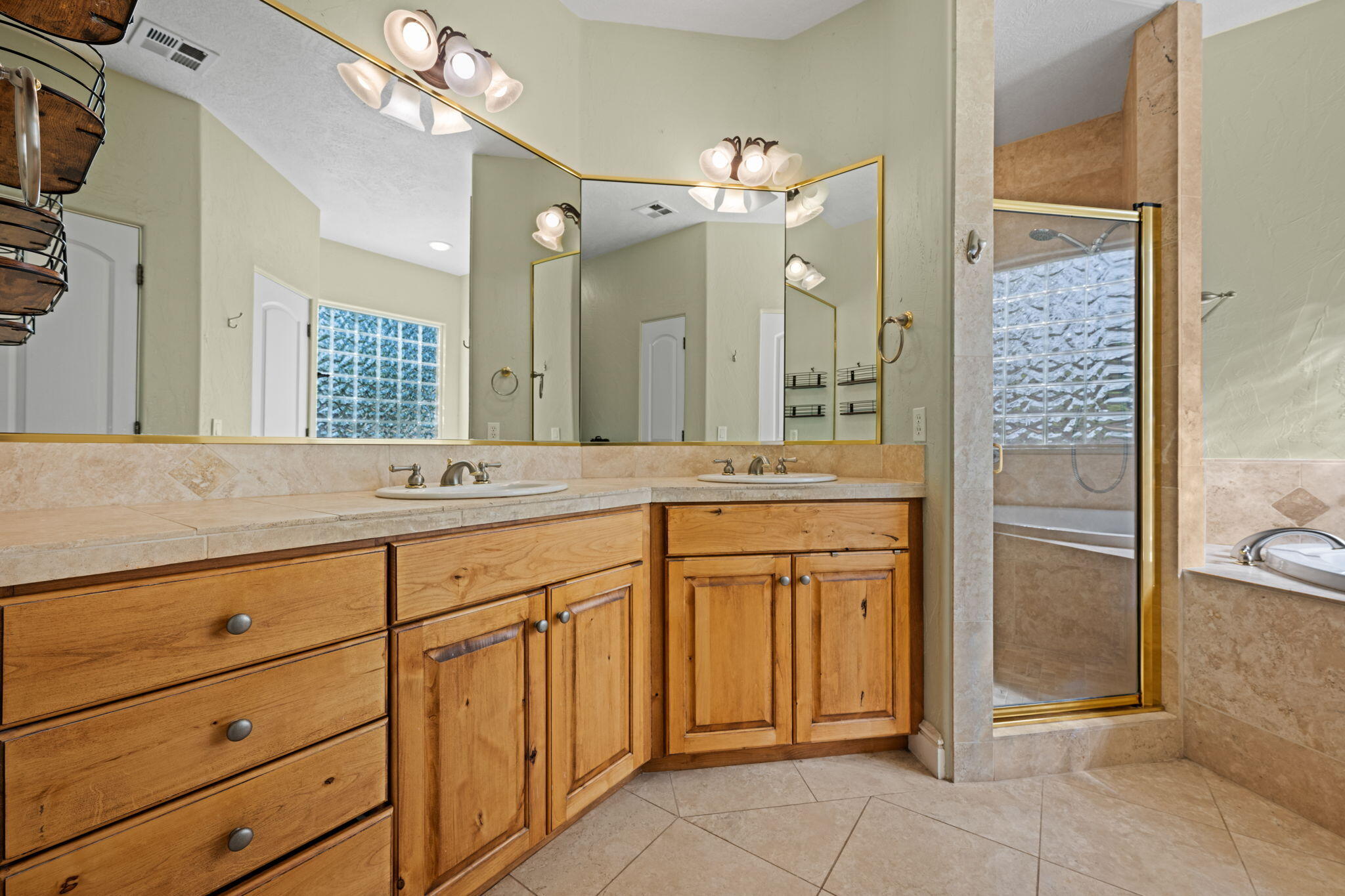 LEEDS TOWNSITE - Residential