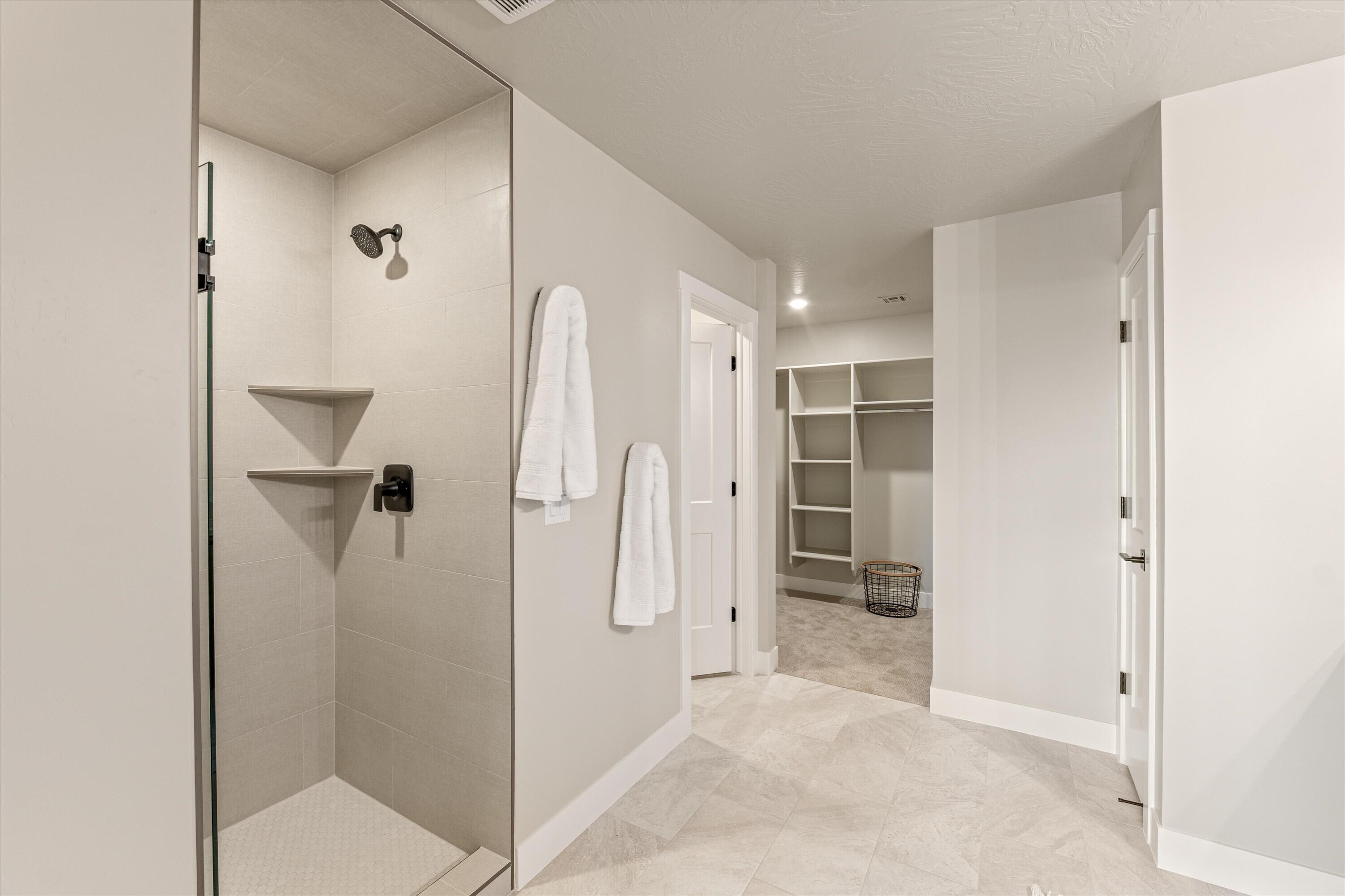 HURRICANE HEIGHTS TOWNHOMES - Residential