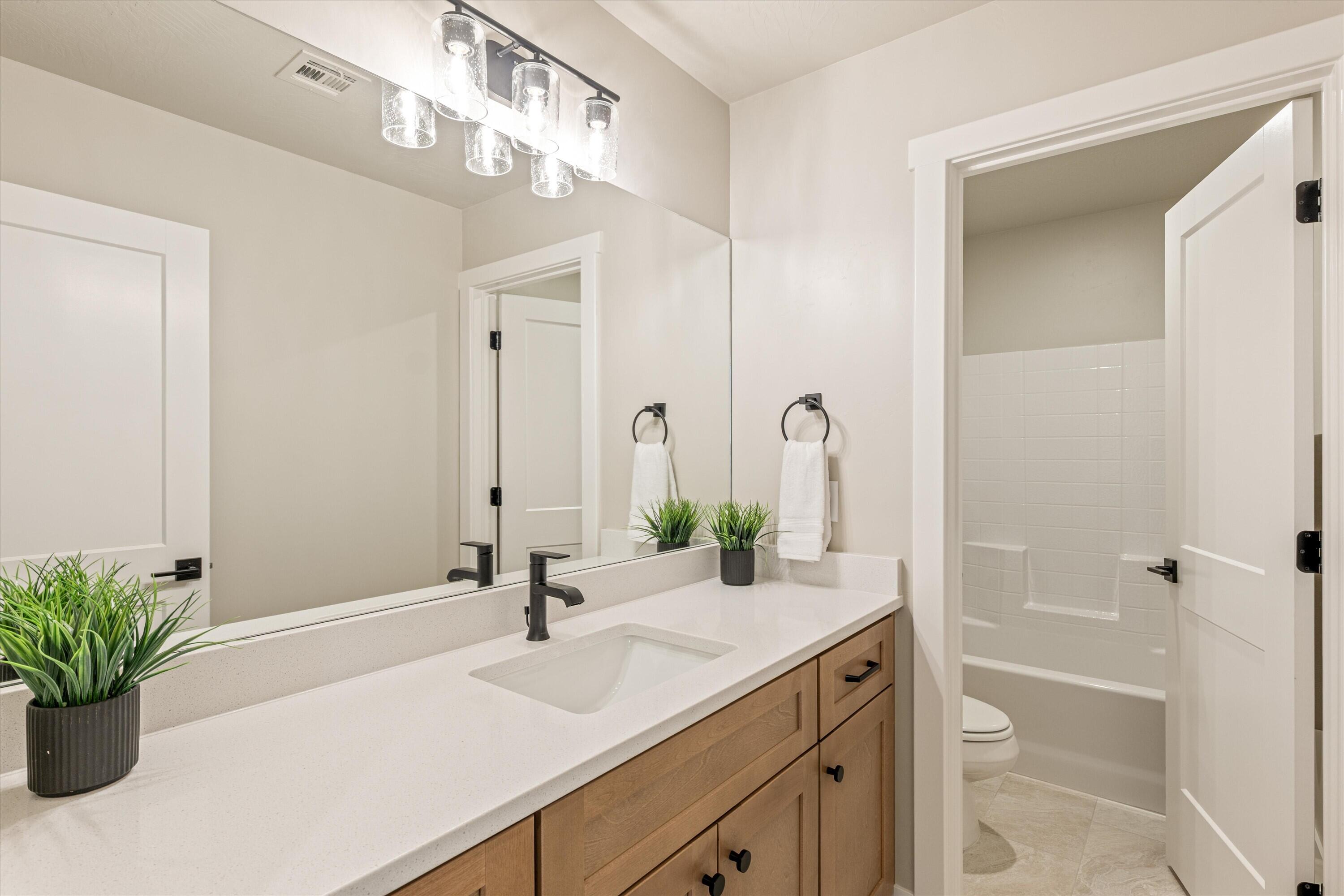 HURRICANE HEIGHTS TOWNHOMES - Residential