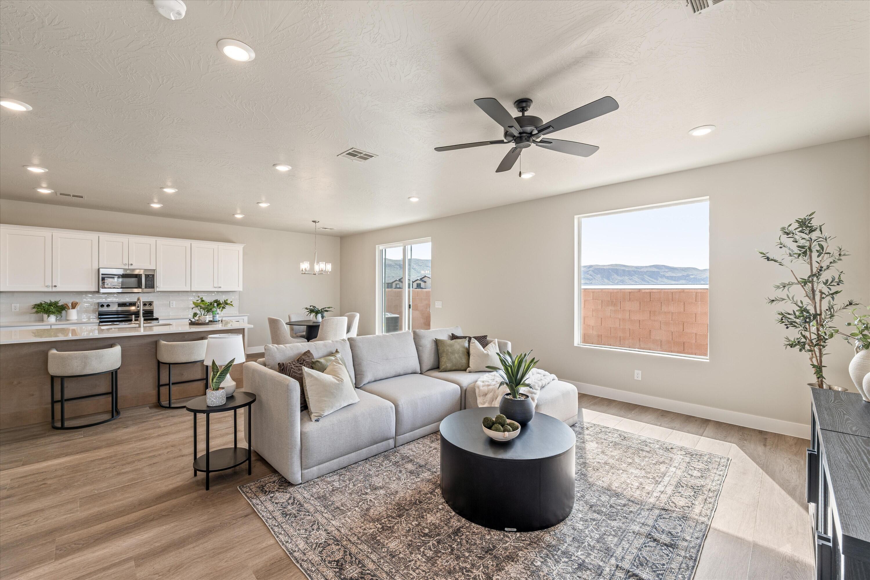 HURRICANE HEIGHTS TOWNHOMES - Residential