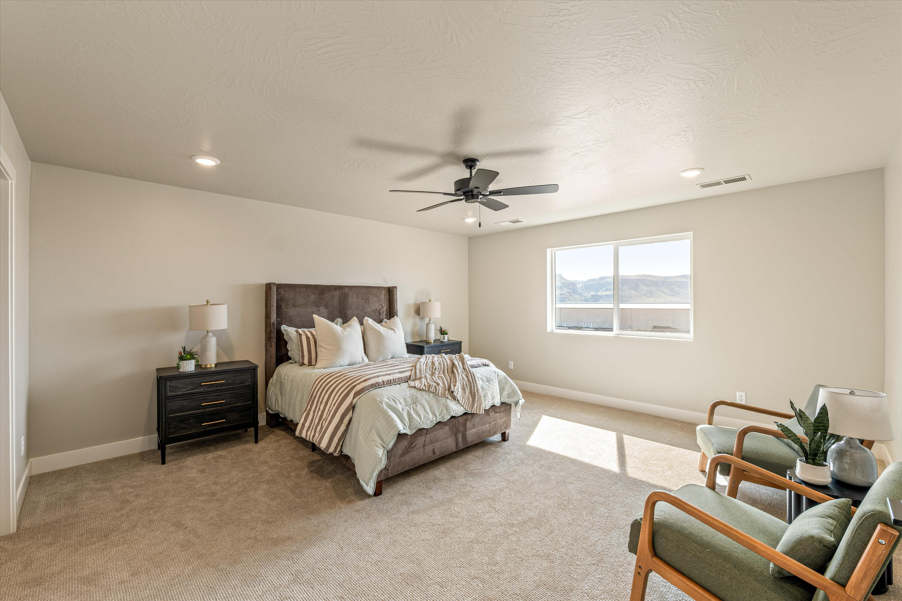 HURRICANE HEIGHTS TOWNHOMES - Residential