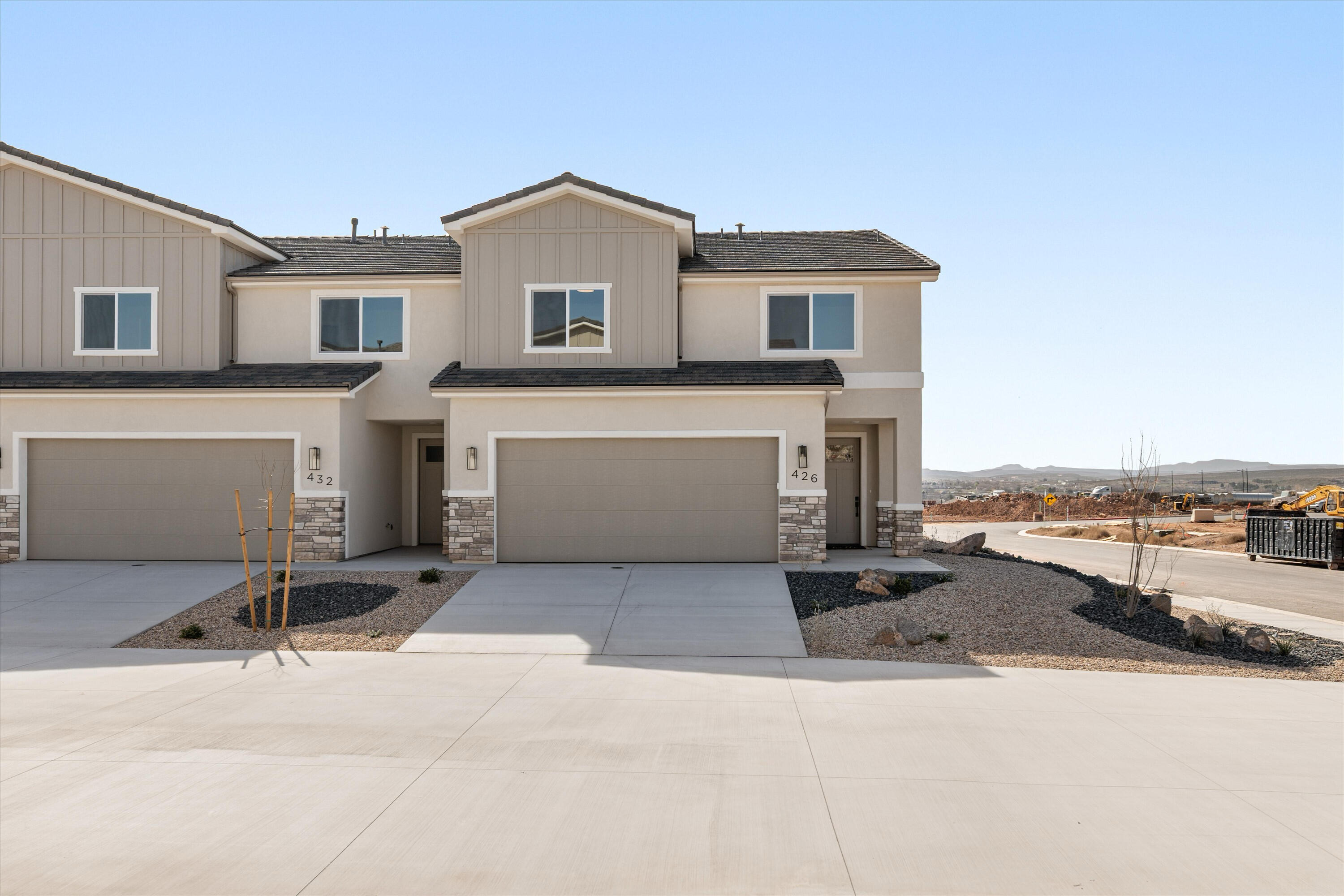 HURRICANE HEIGHTS TOWNHOMES - Residential