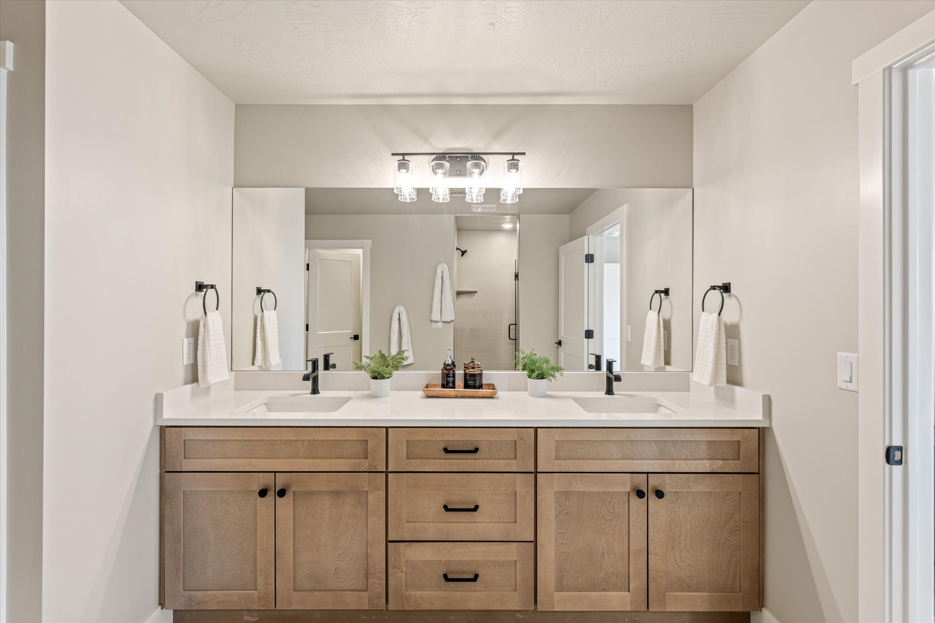 HURRICANE HEIGHTS TOWNHOMES - Residential